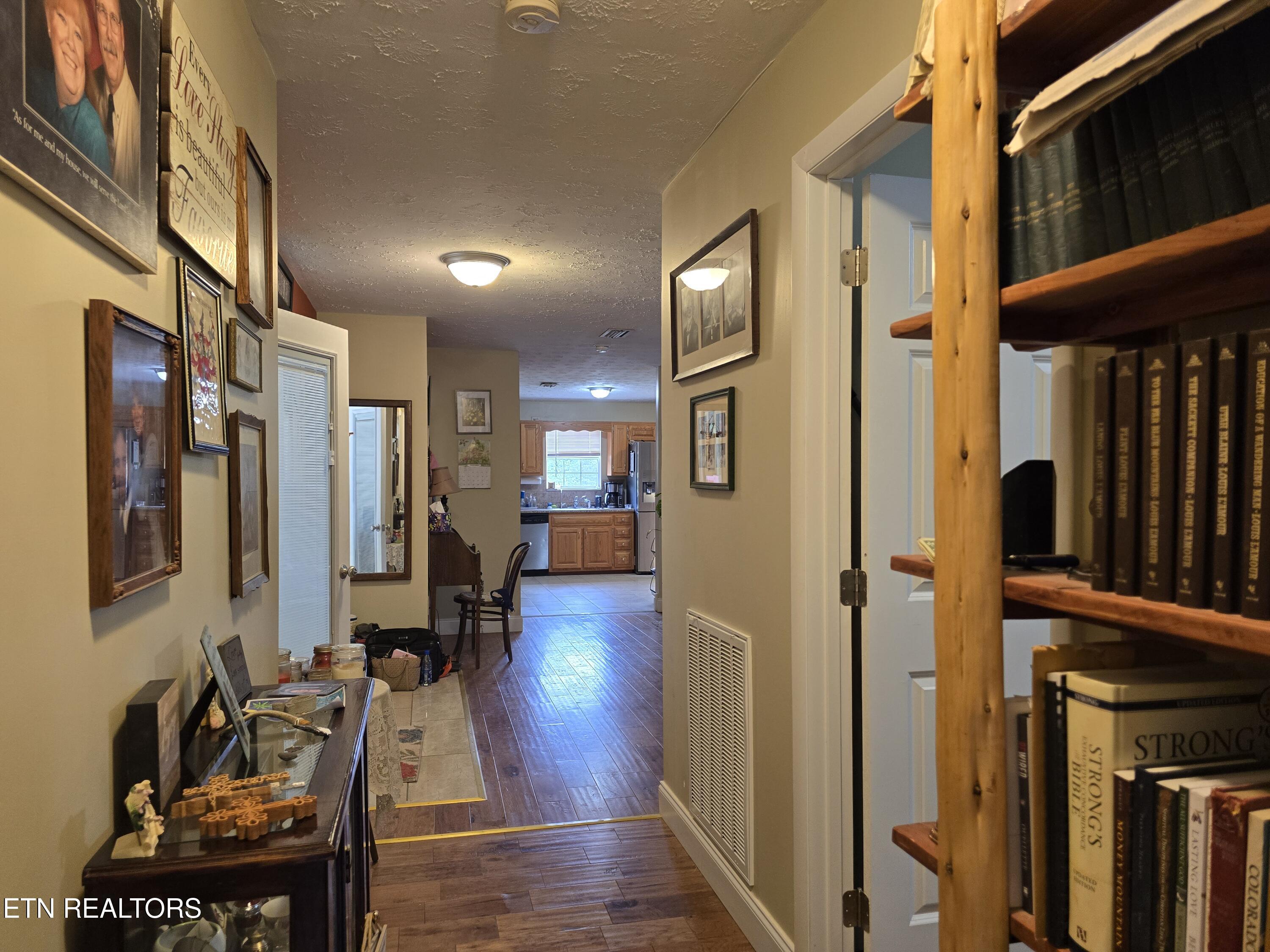 1432 Upper Caney Valley Road Tazewell TN 37879
