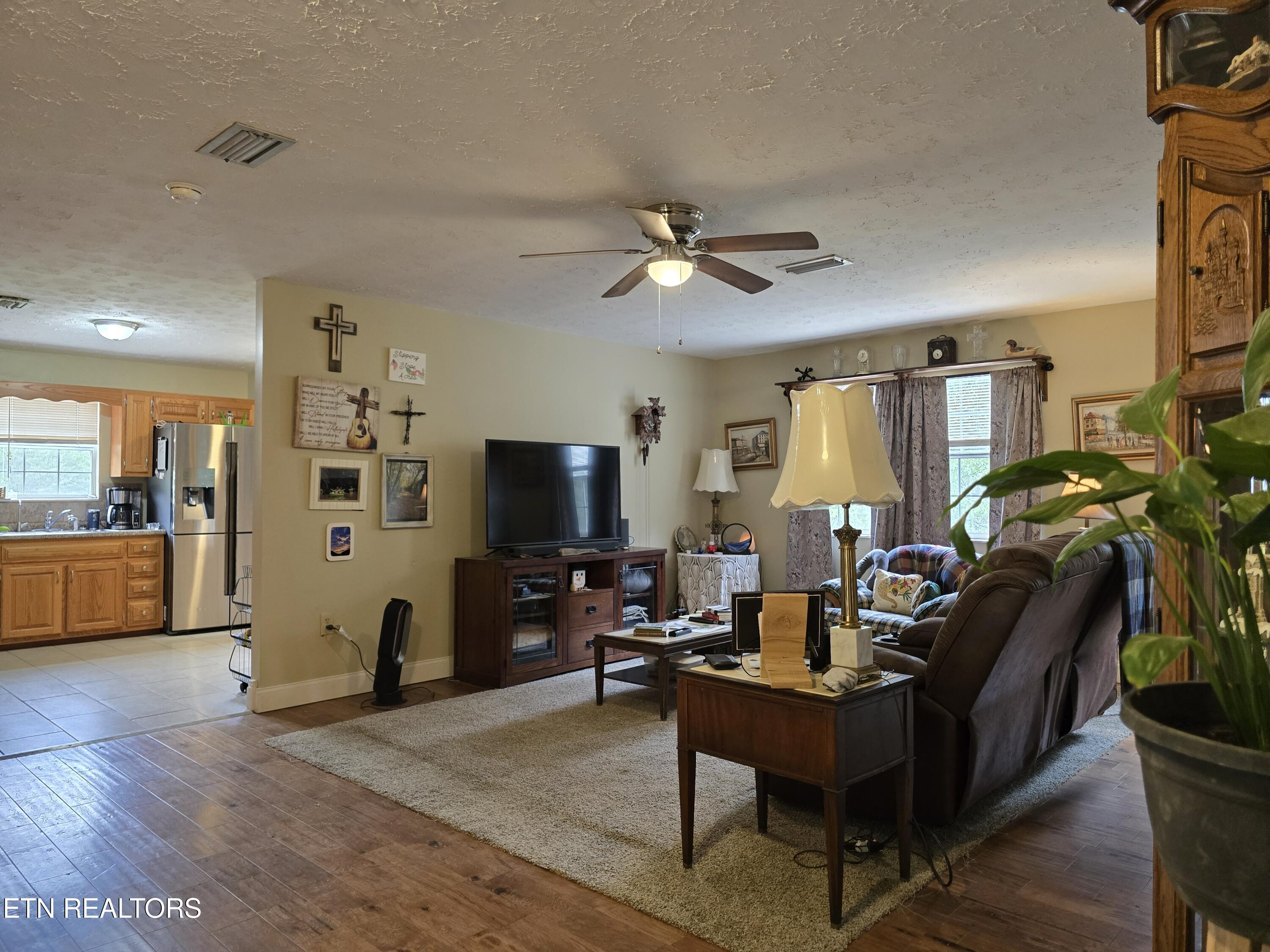 1432 Upper Caney Valley Road Tazewell TN 37879