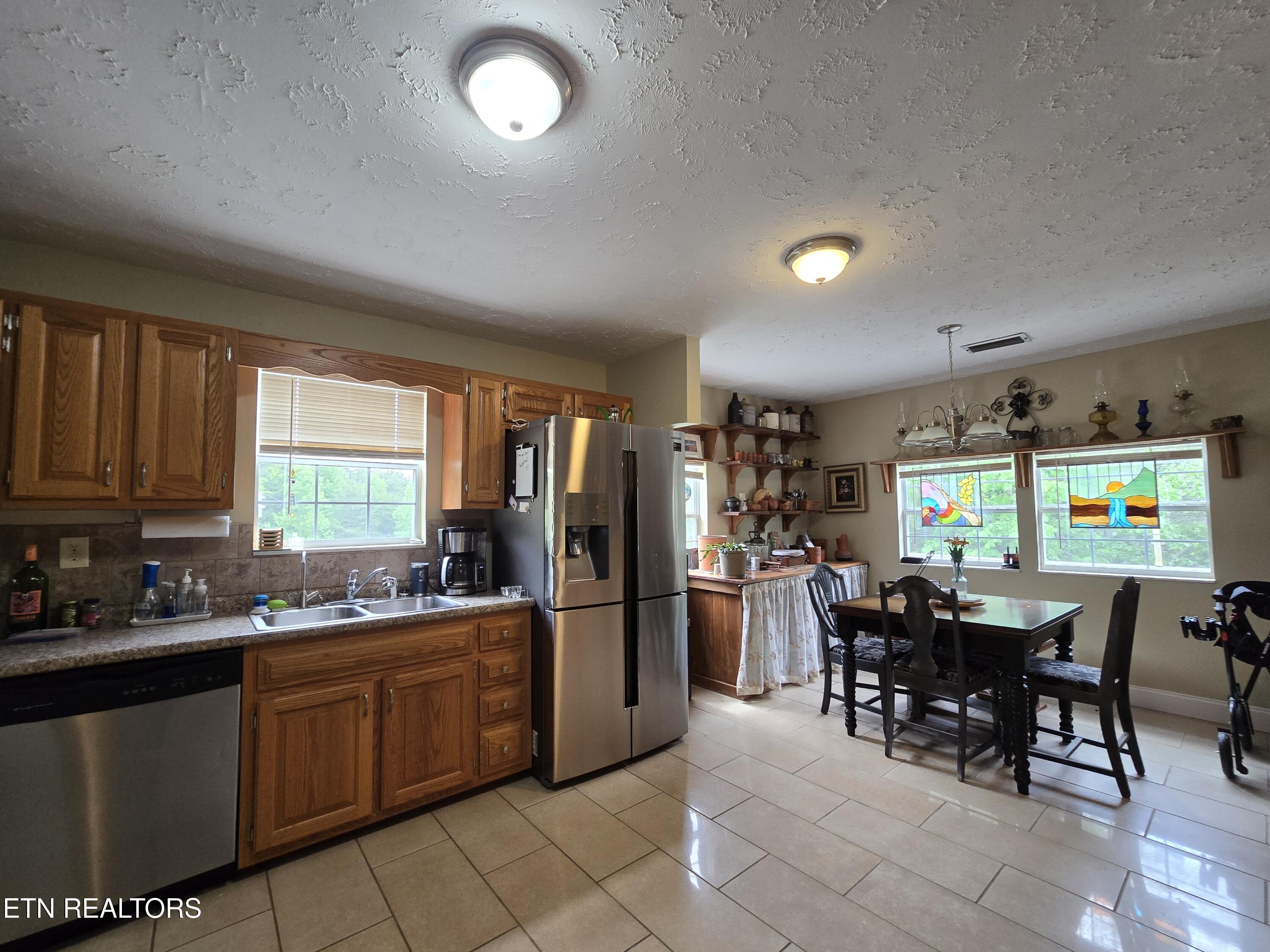 1432 Upper Caney Valley Road Tazewell TN 37879