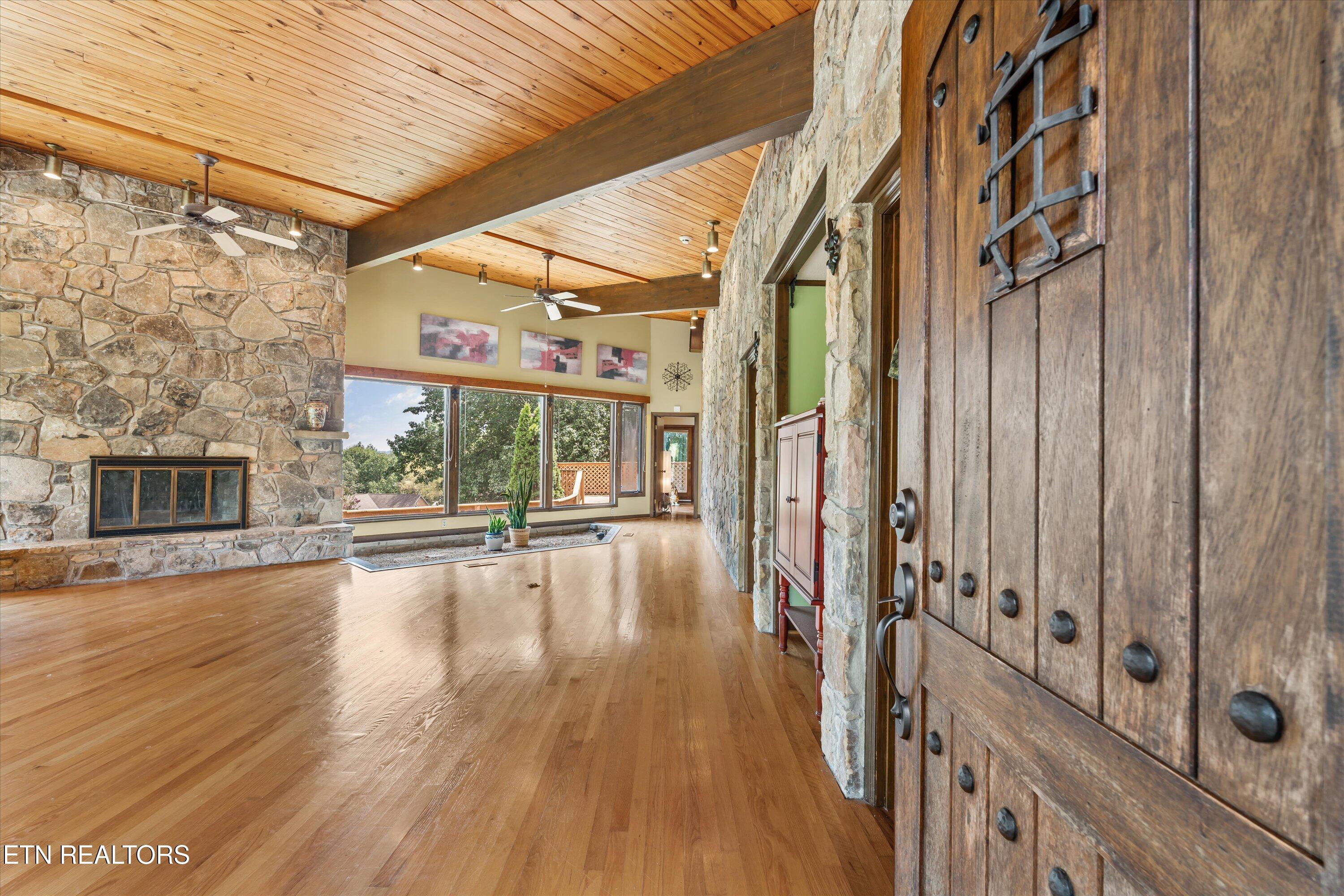 411 Orchard Knob Road Clinton TN 37716