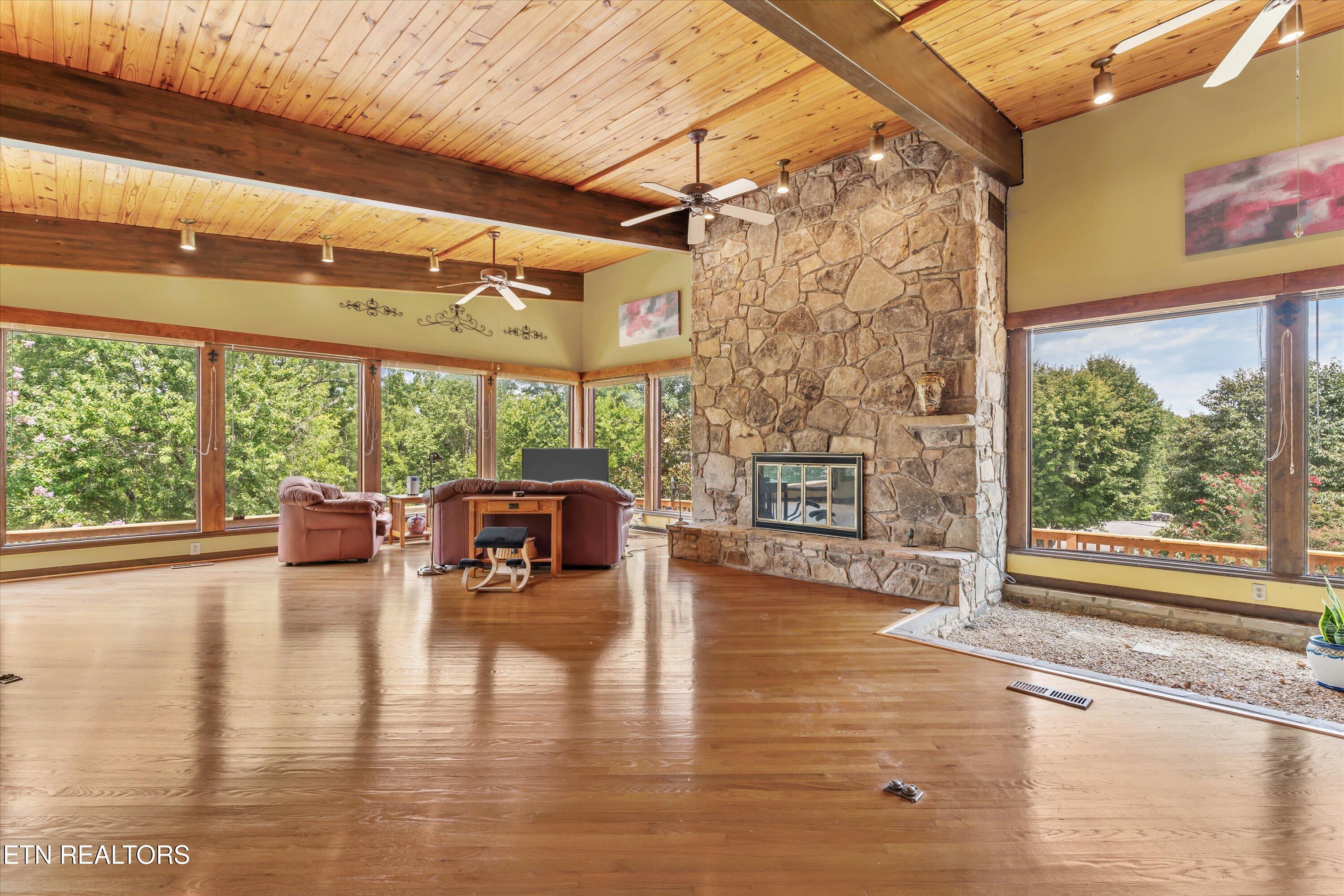 411 Orchard Knob Road Clinton TN 37716