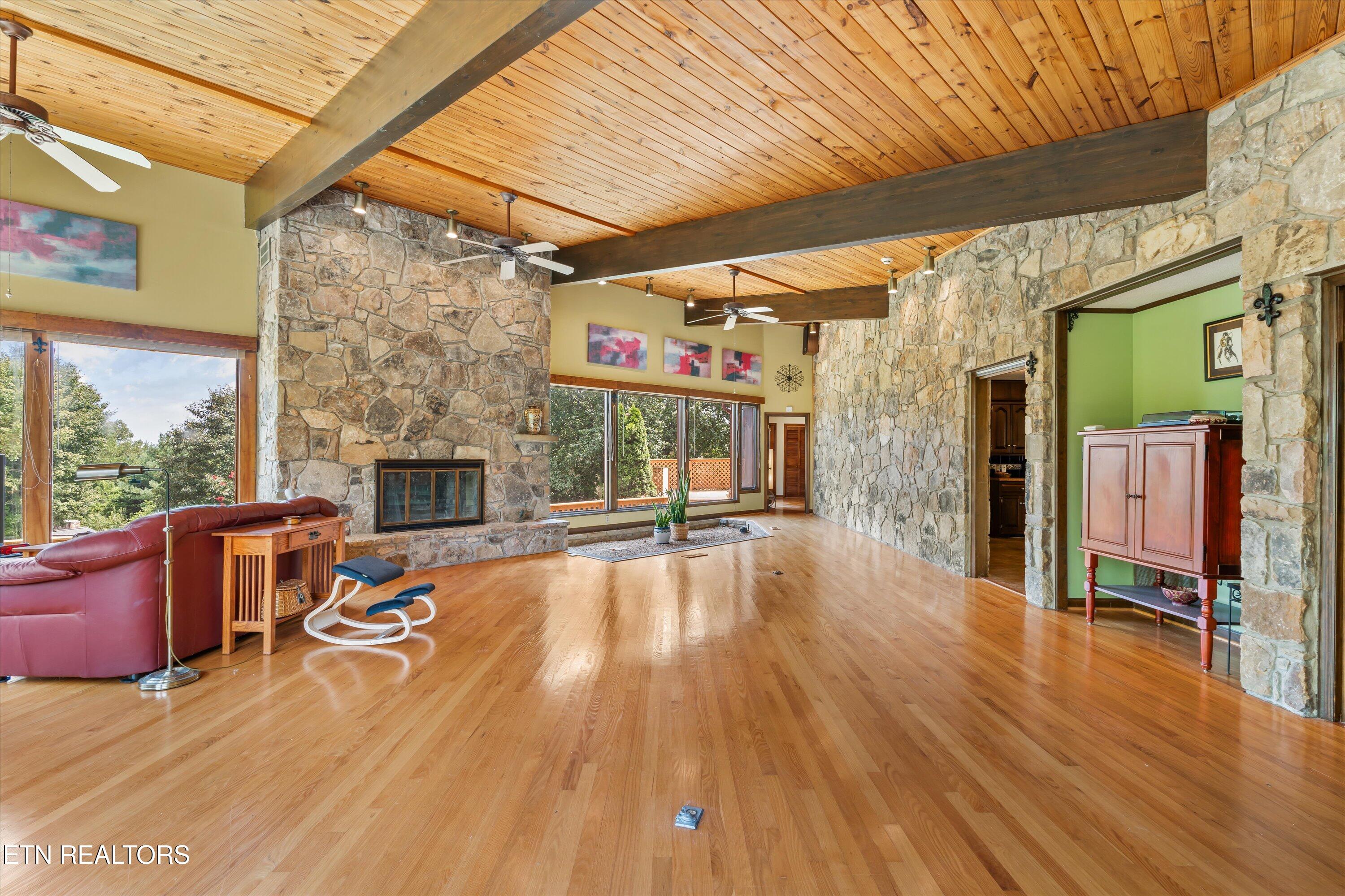 411 Orchard Knob Road Clinton TN 37716