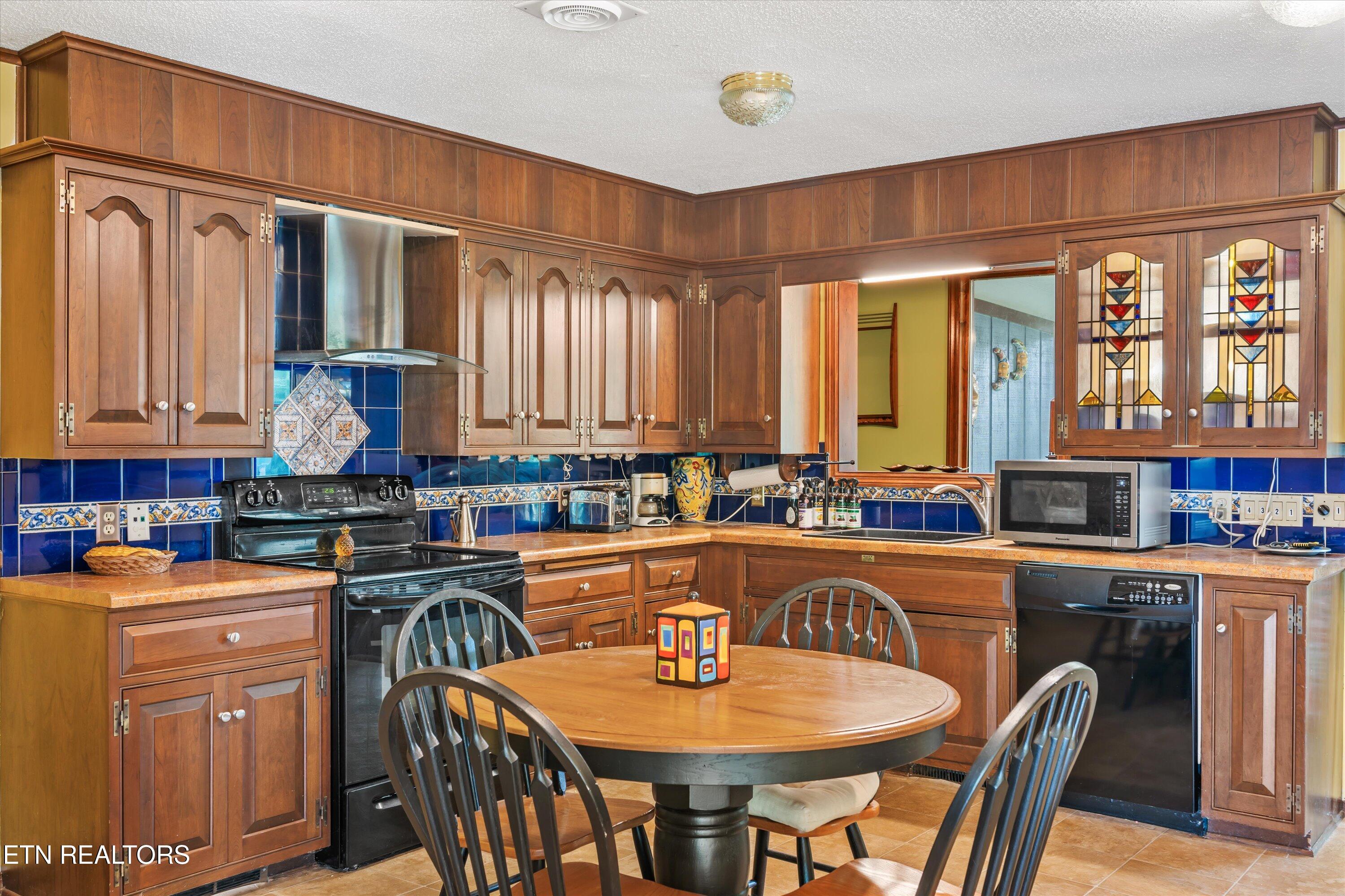 411 Orchard Knob Road Clinton TN 37716