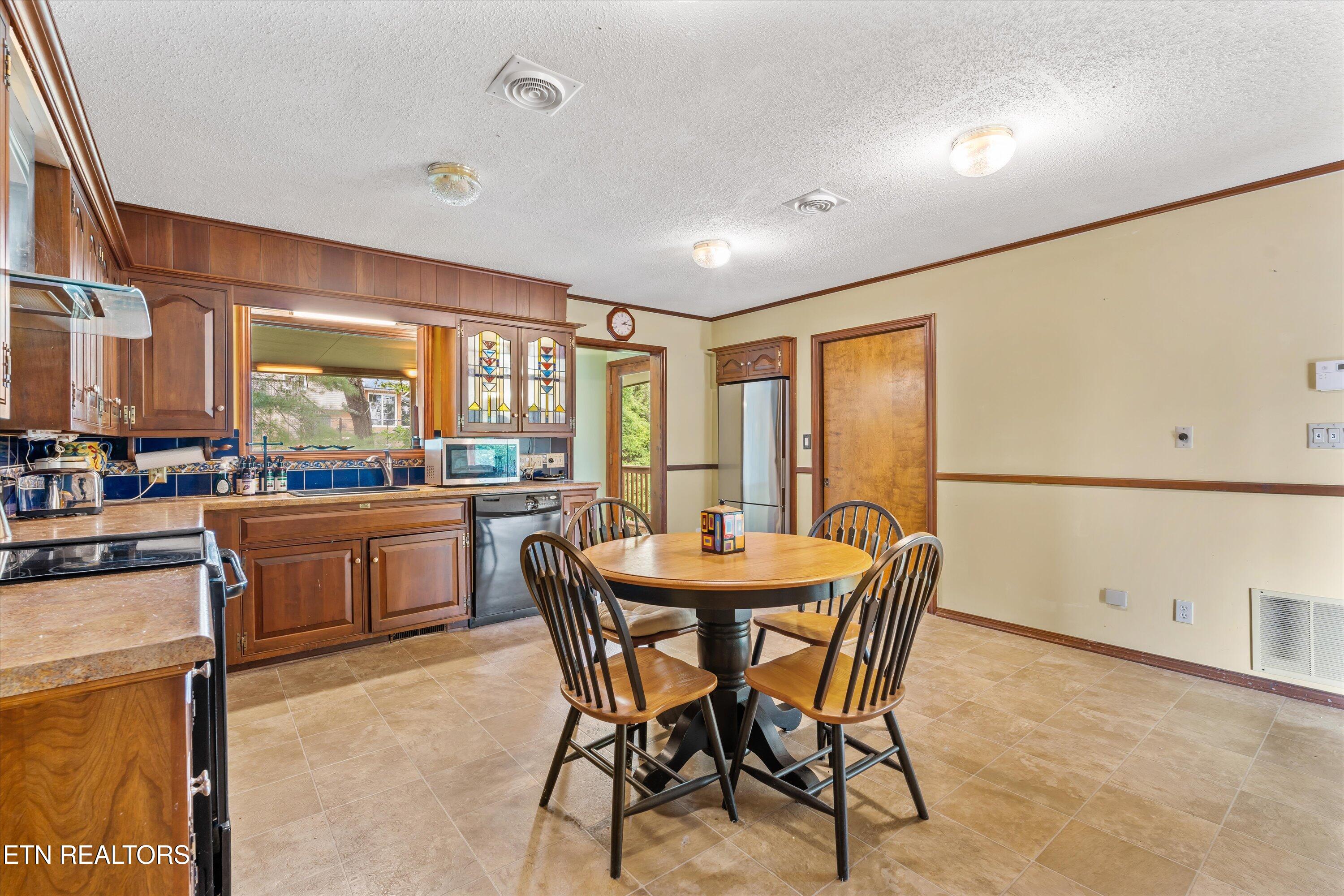 411 Orchard Knob Road Clinton TN 37716