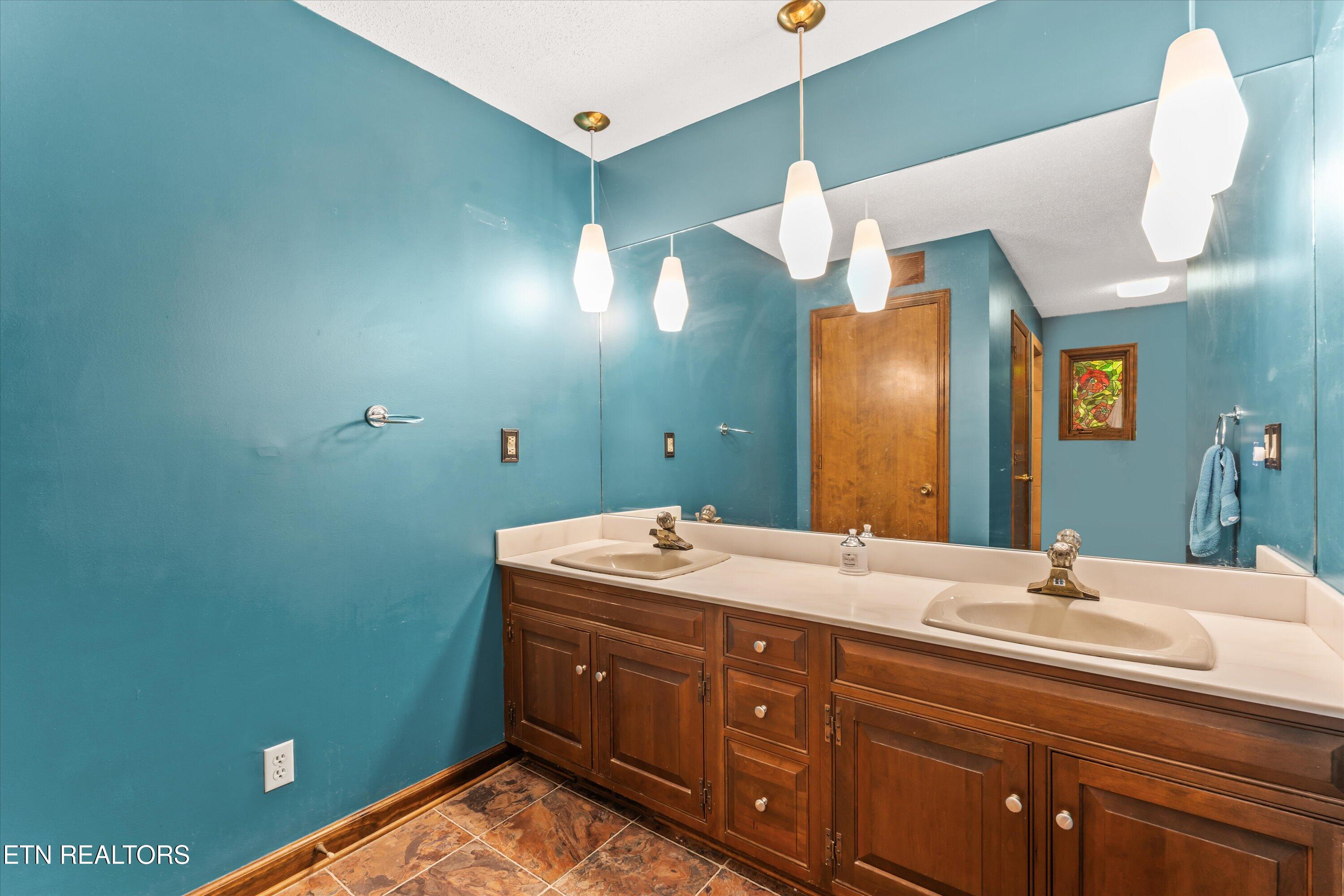 411 Orchard Knob Road Clinton TN 37716