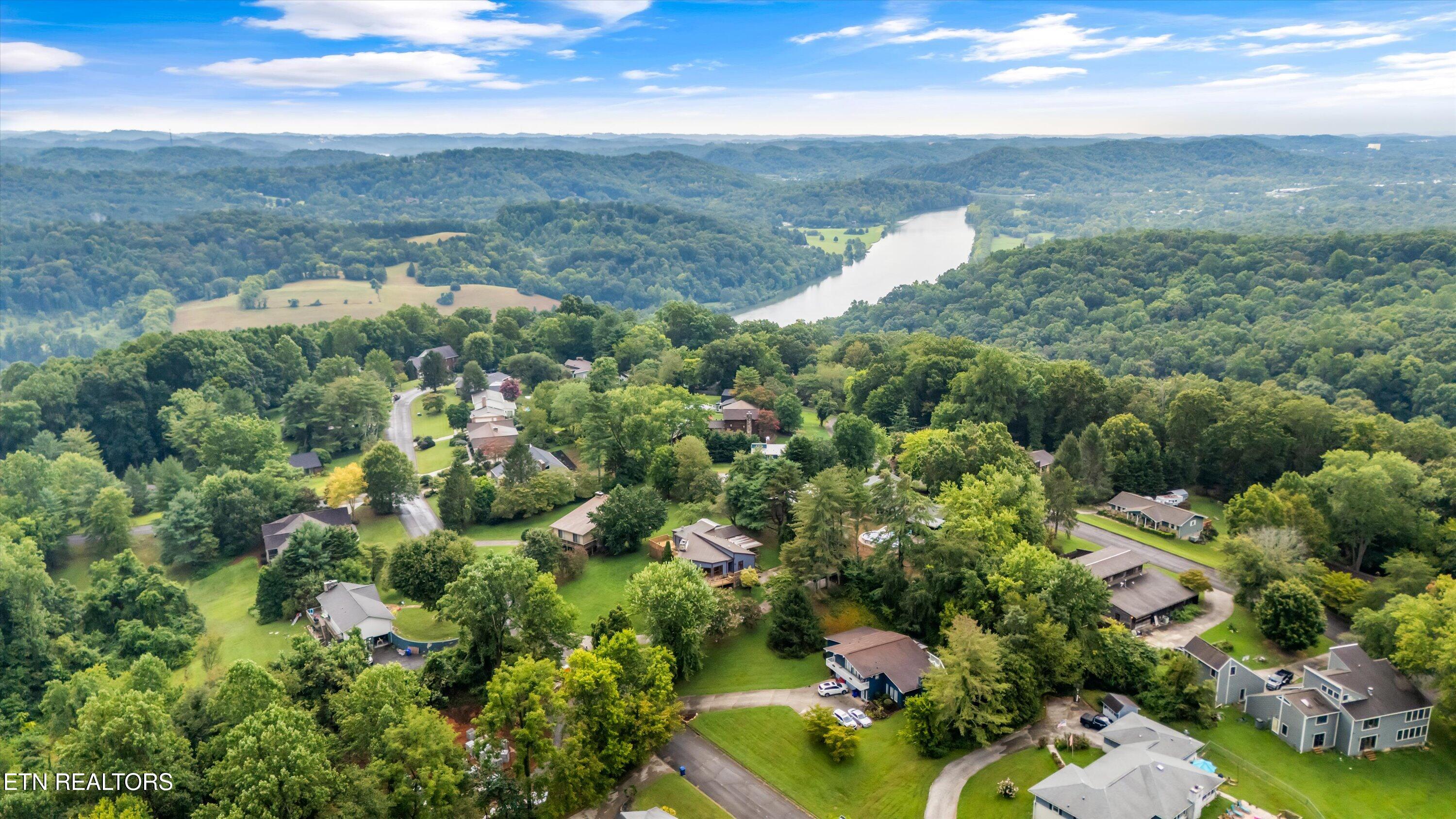 411 Orchard Knob Road Clinton TN 37716