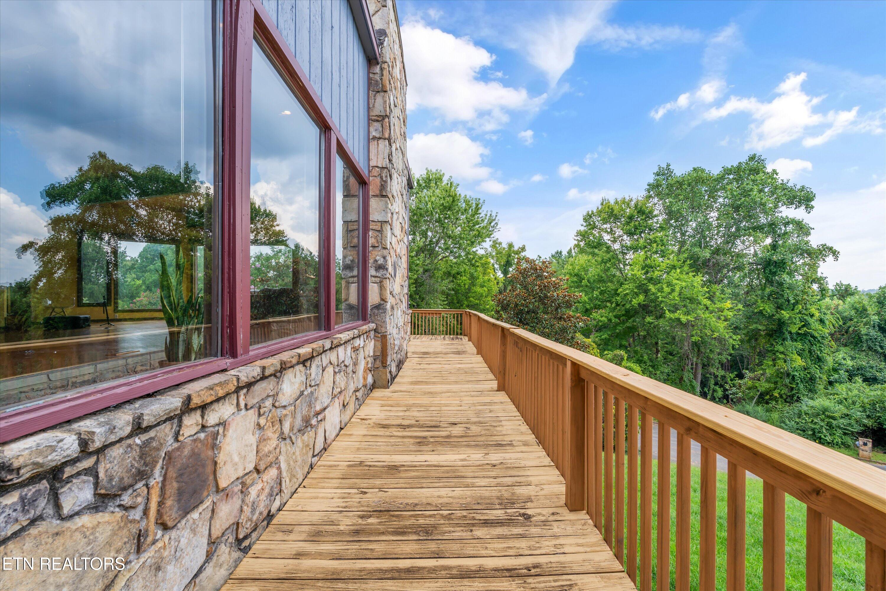 411 Orchard Knob Road Clinton TN 37716