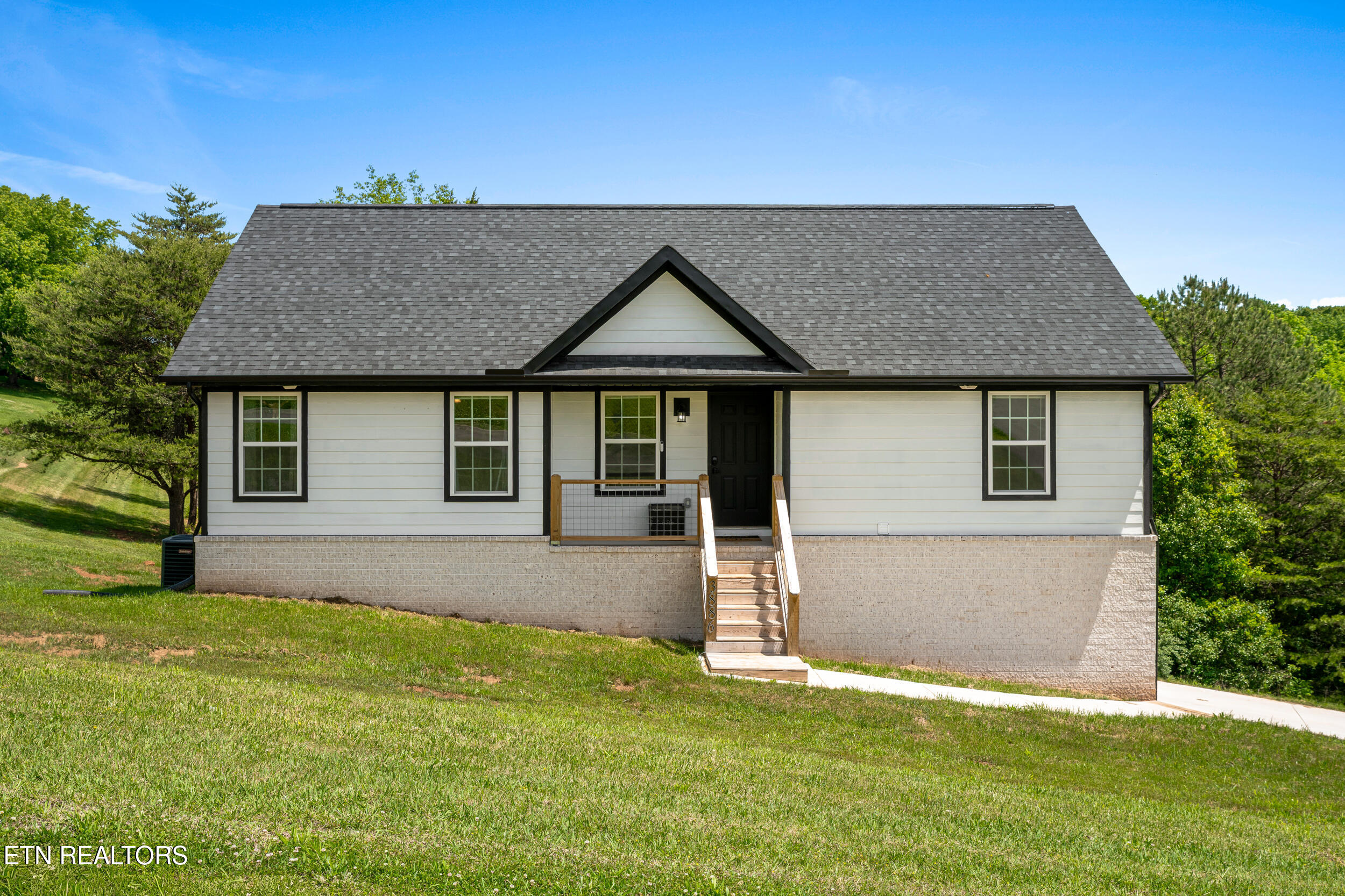 3886 Settlers Trail Kodak TN 37764