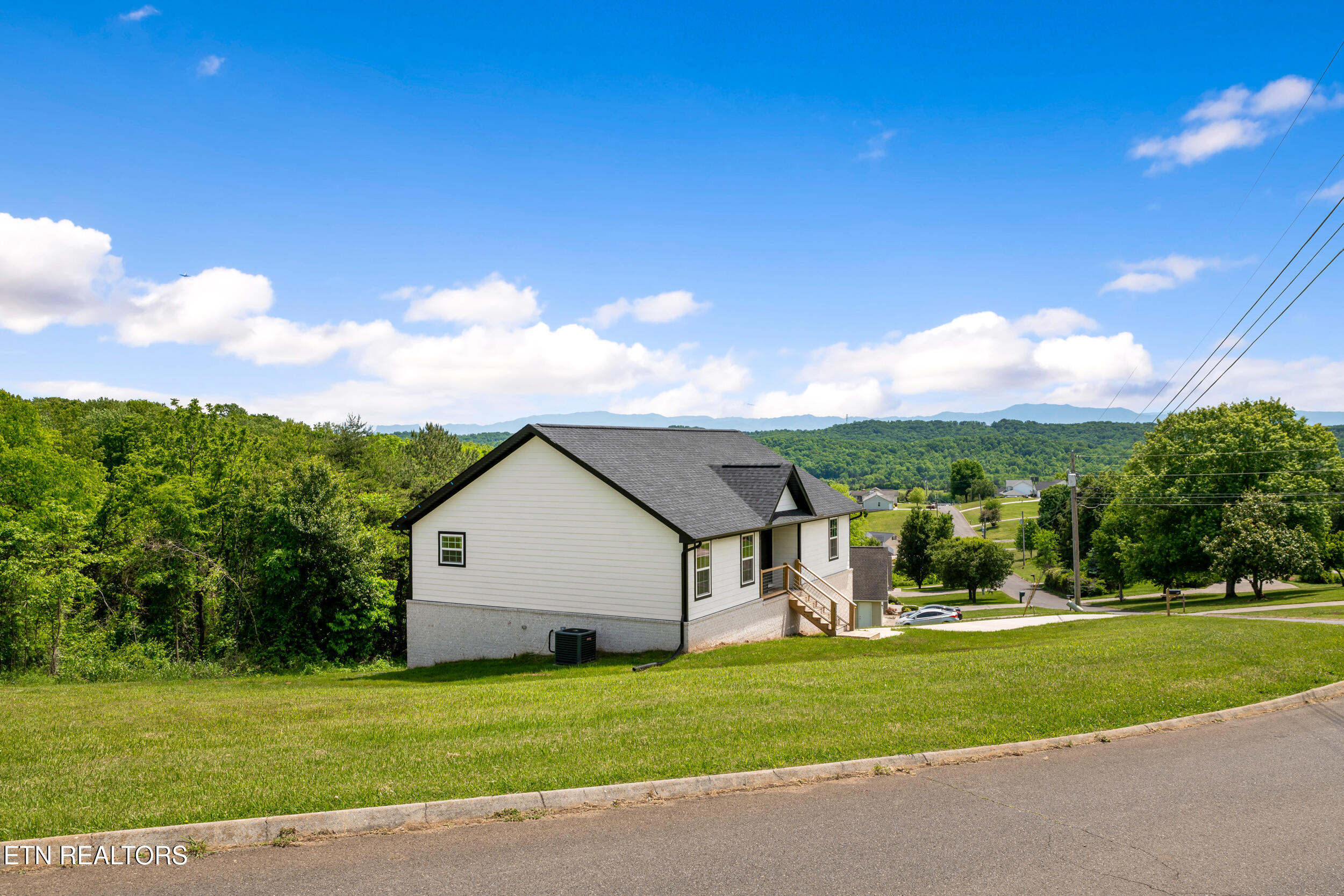 3886 Settlers Trail Kodak TN 37764