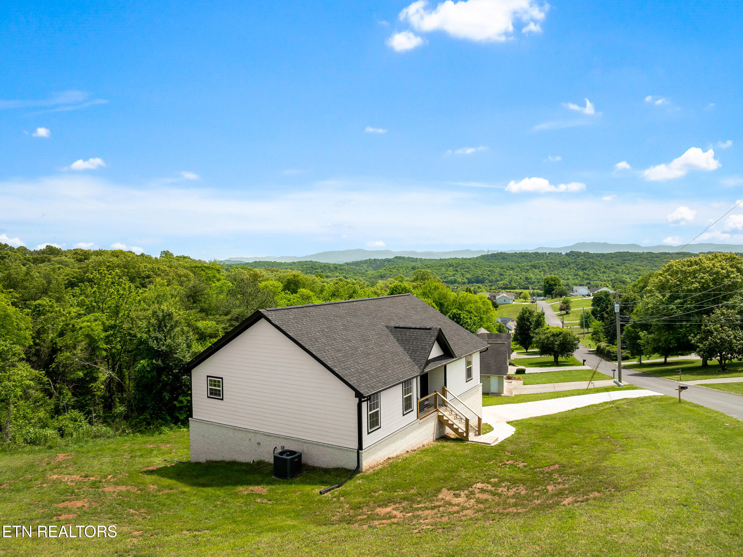 3886 Settlers Trail Kodak TN 37764