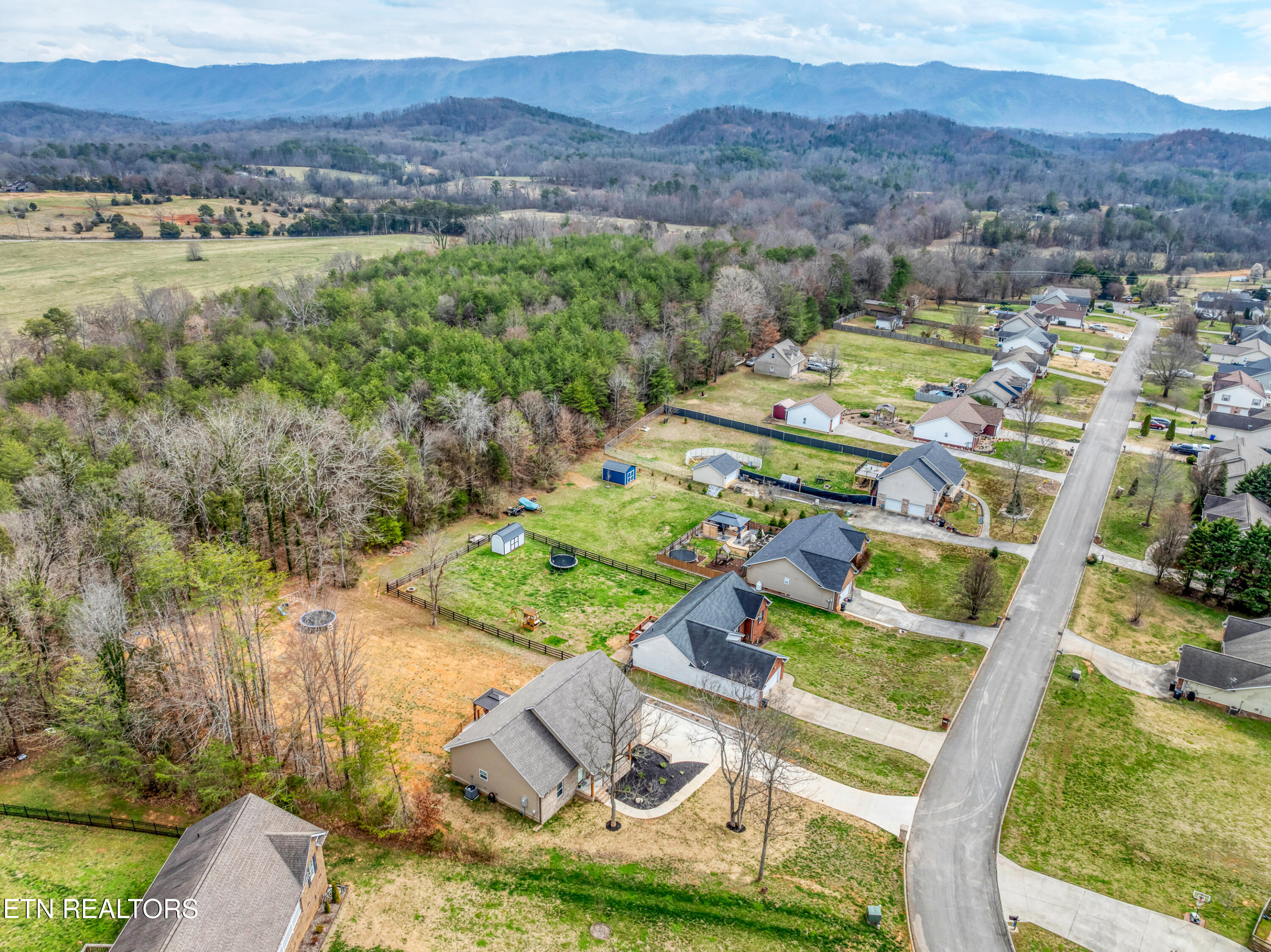 1318 Tomahawk Drive Maryville TN 37803