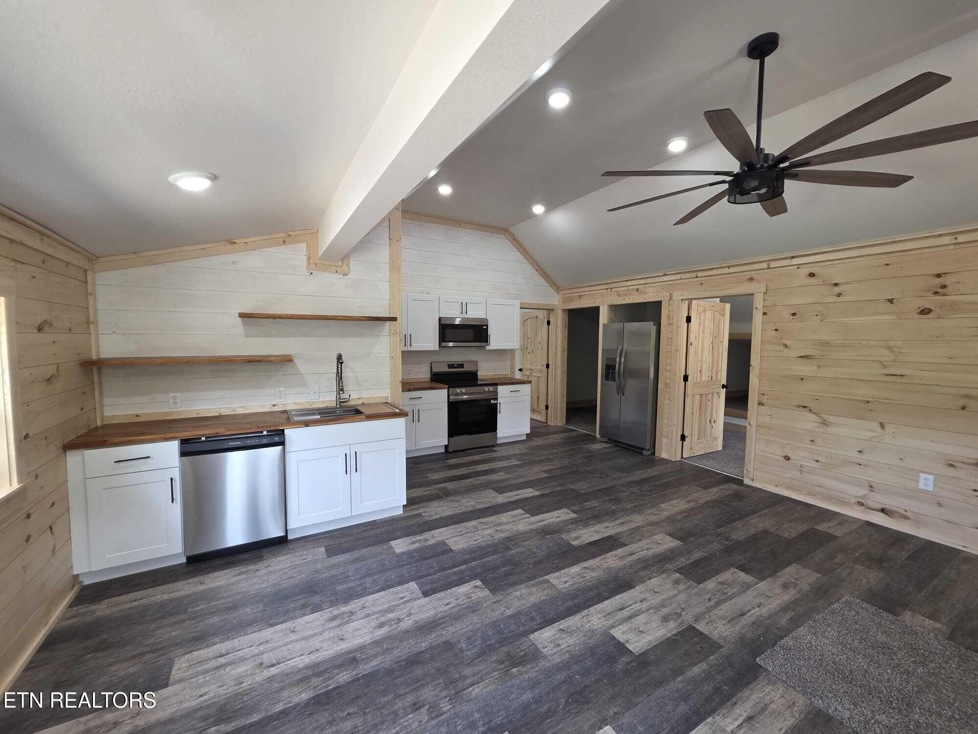 215 Longfield Road Rocky Top TN 37769