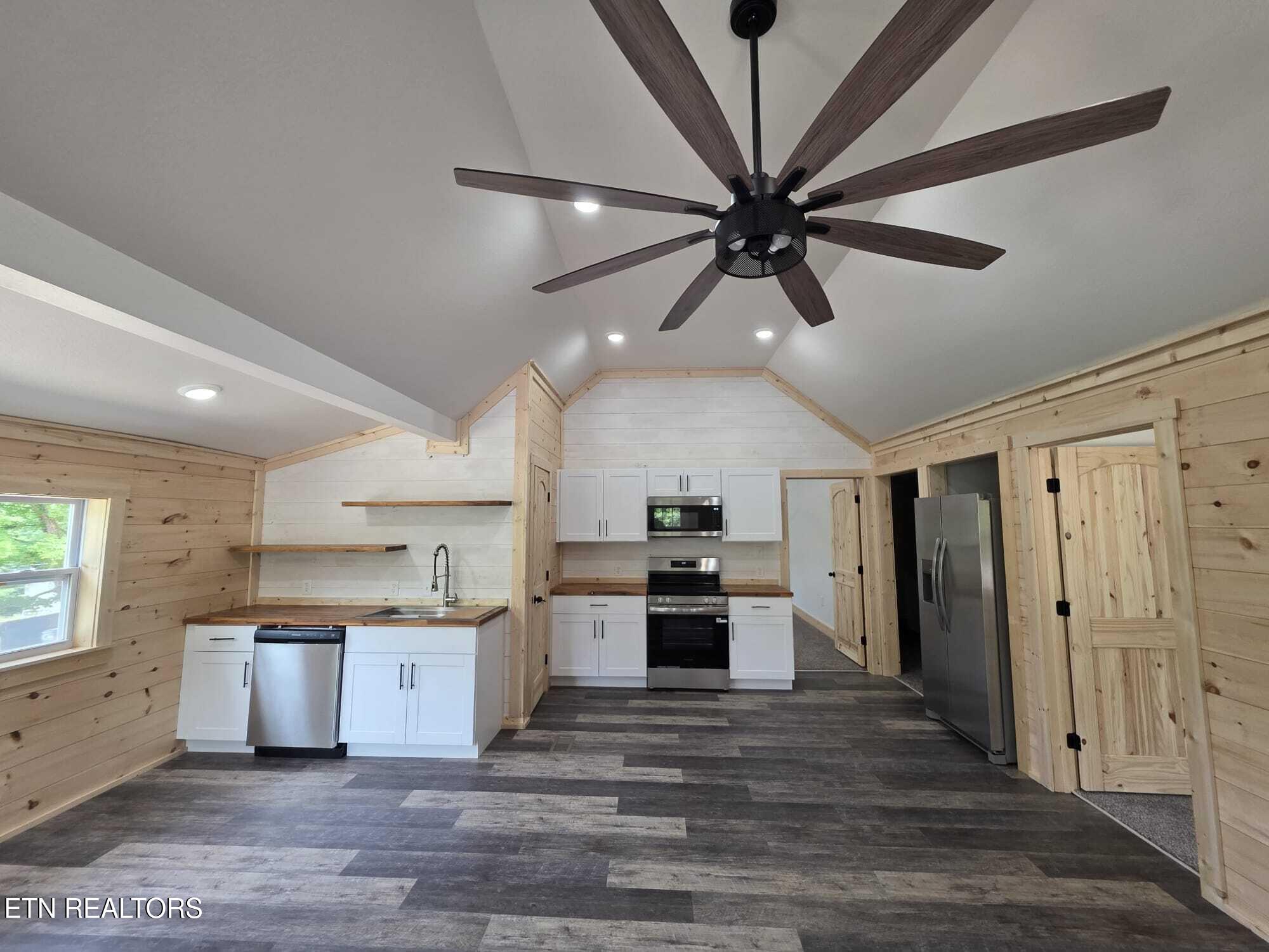 215 Longfield Road Rocky Top TN 37769