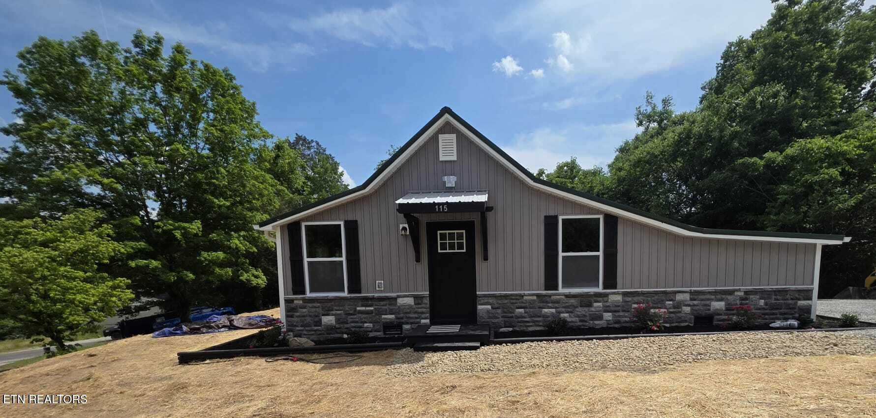 215 Longfield Road Rocky Top TN 37769