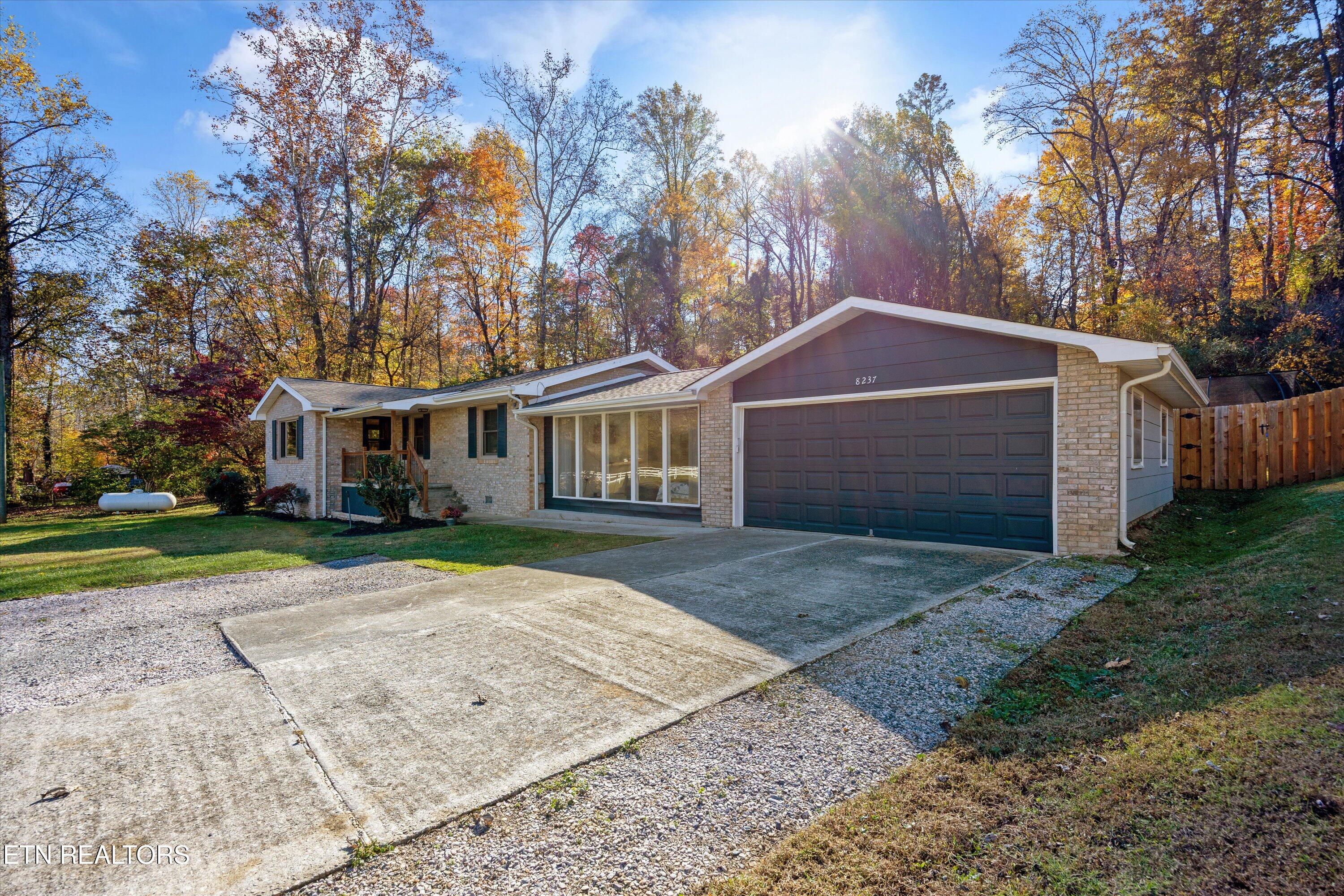 8237 Collier Road Powell TN 37849