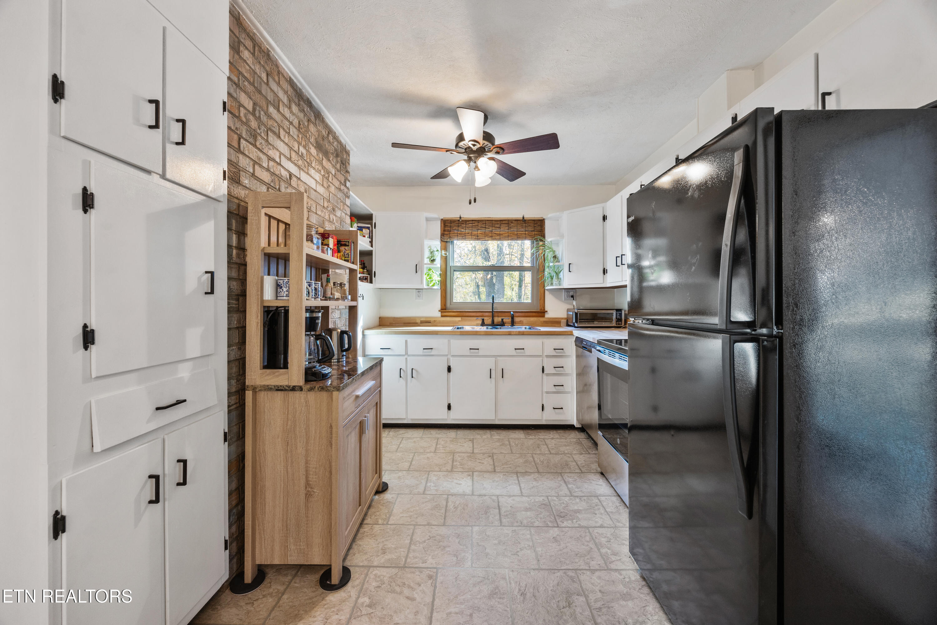 8237 Collier Road Powell TN 37849