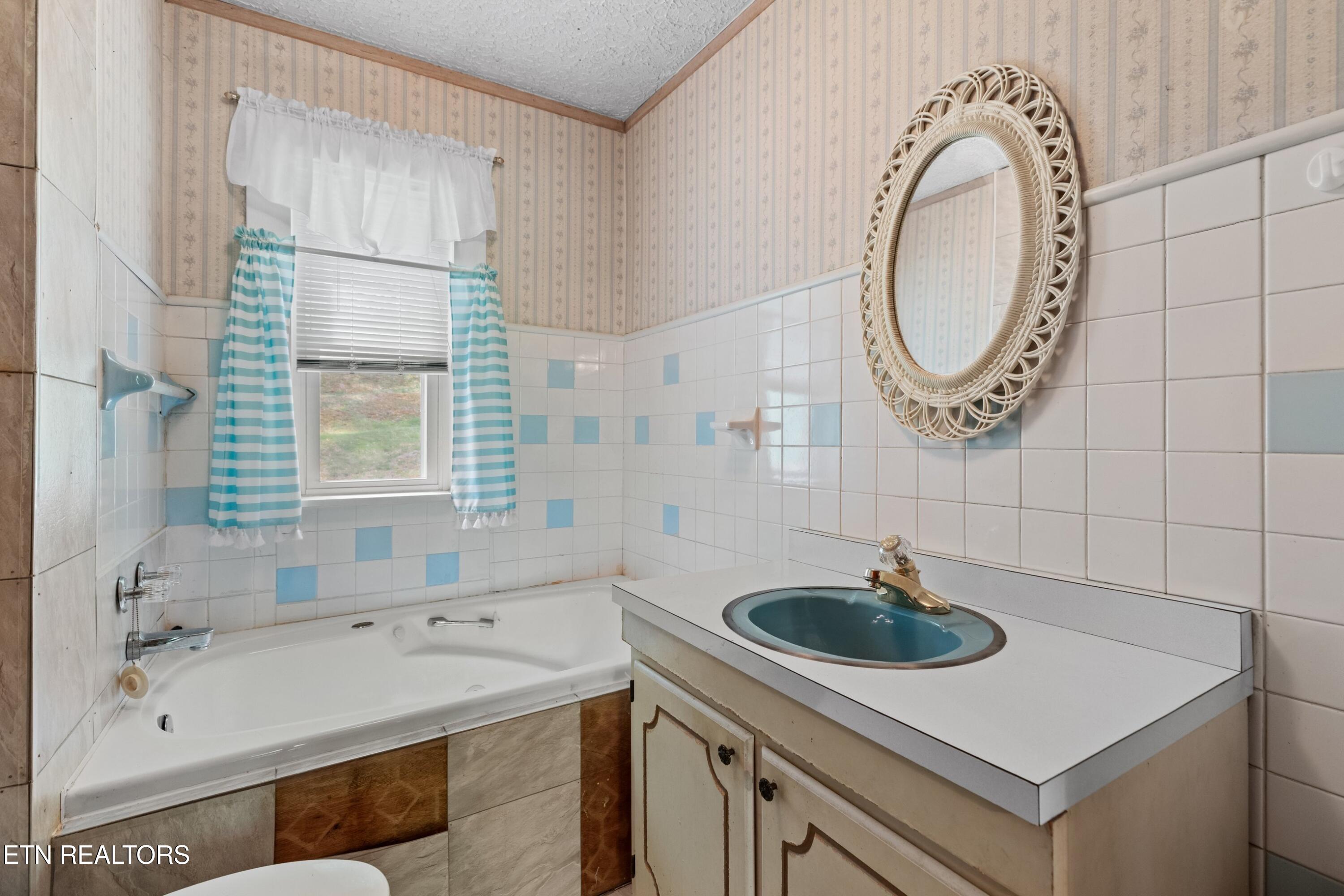 1900 Mountain View Avenue Kingsport TN 37664