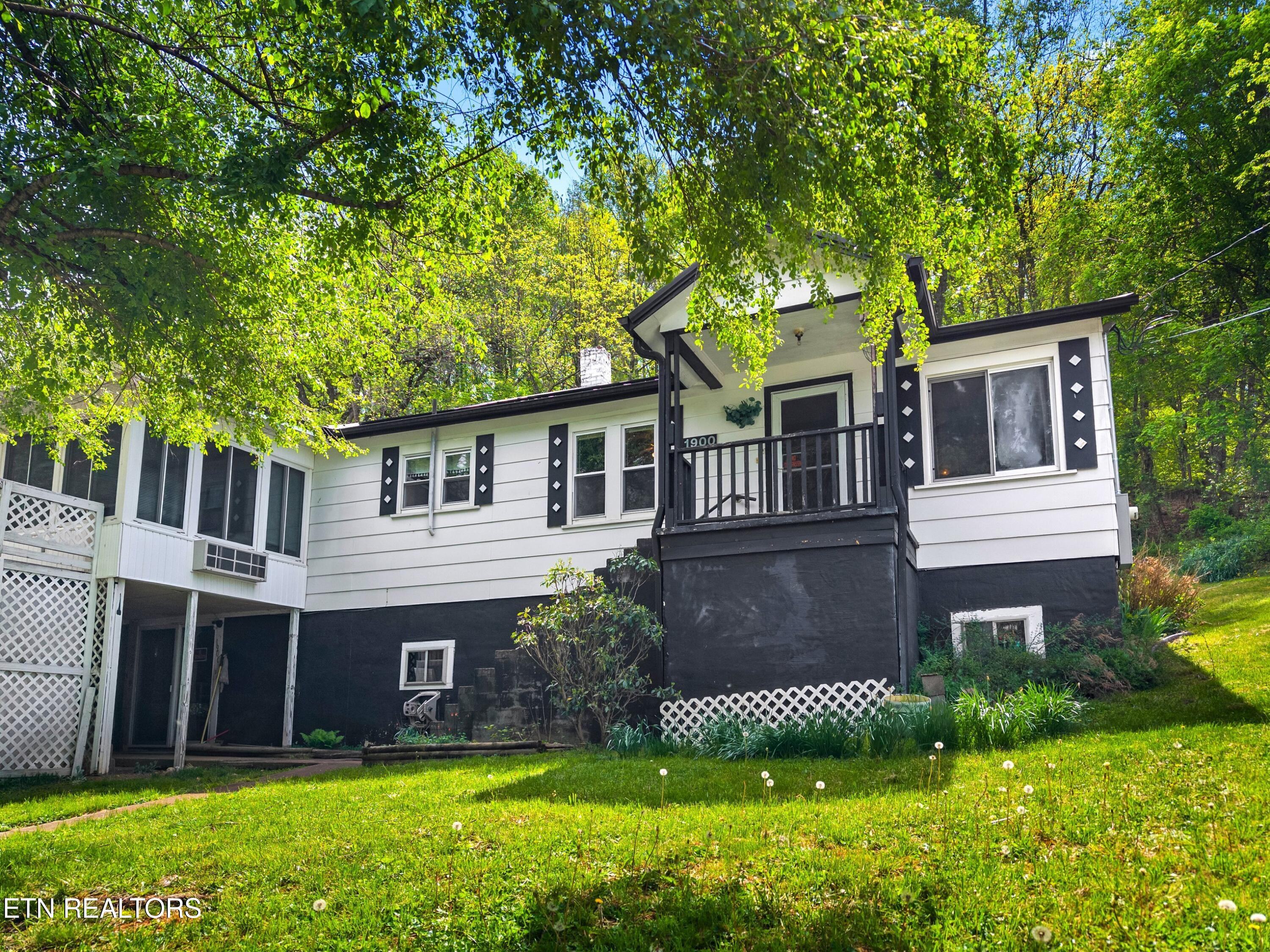 1900 Mountain View Avenue Kingsport TN 37664