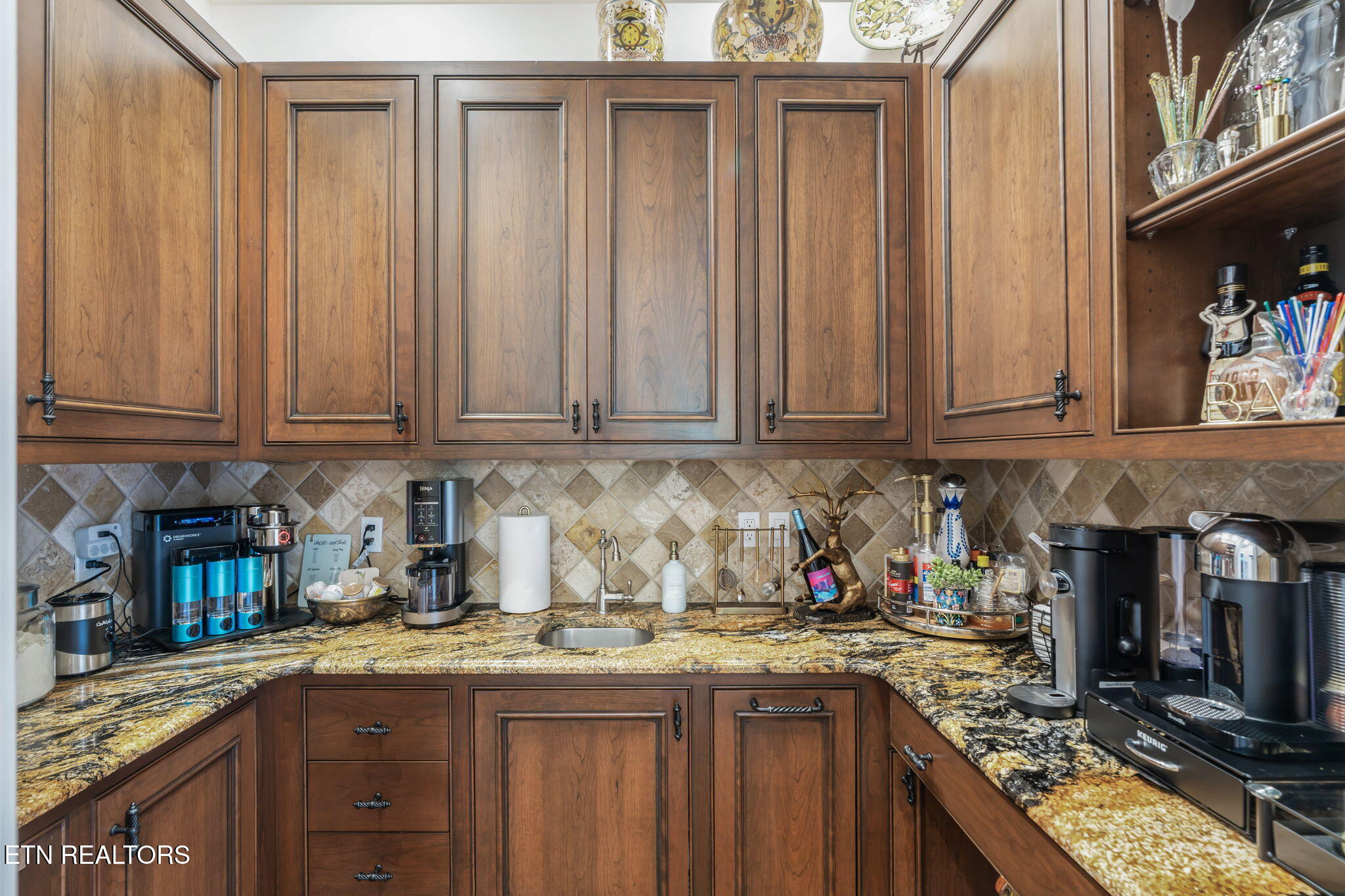 203 Lake Forest Way Louisville TN 37777