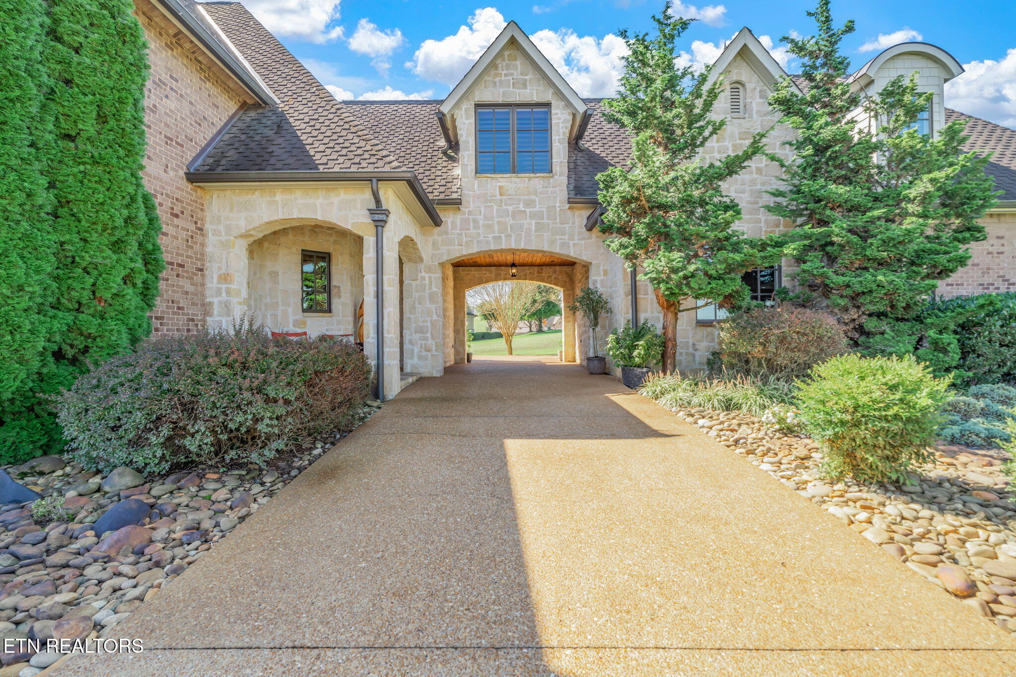 203 Lake Forest Way Louisville TN 37777