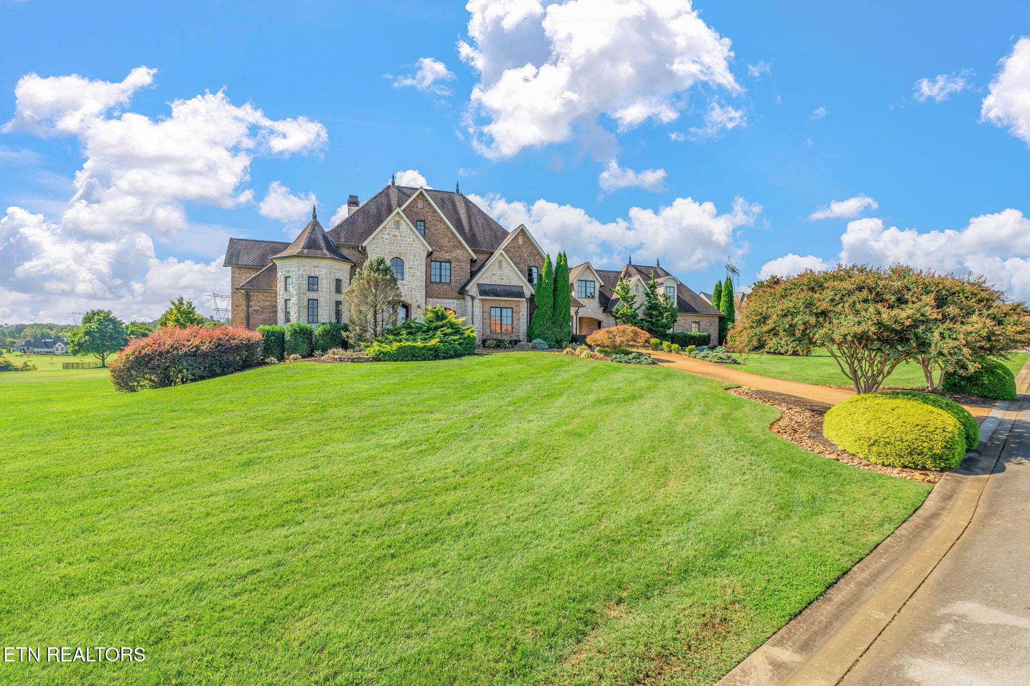 203 Lake Forest Way Louisville TN 37777
