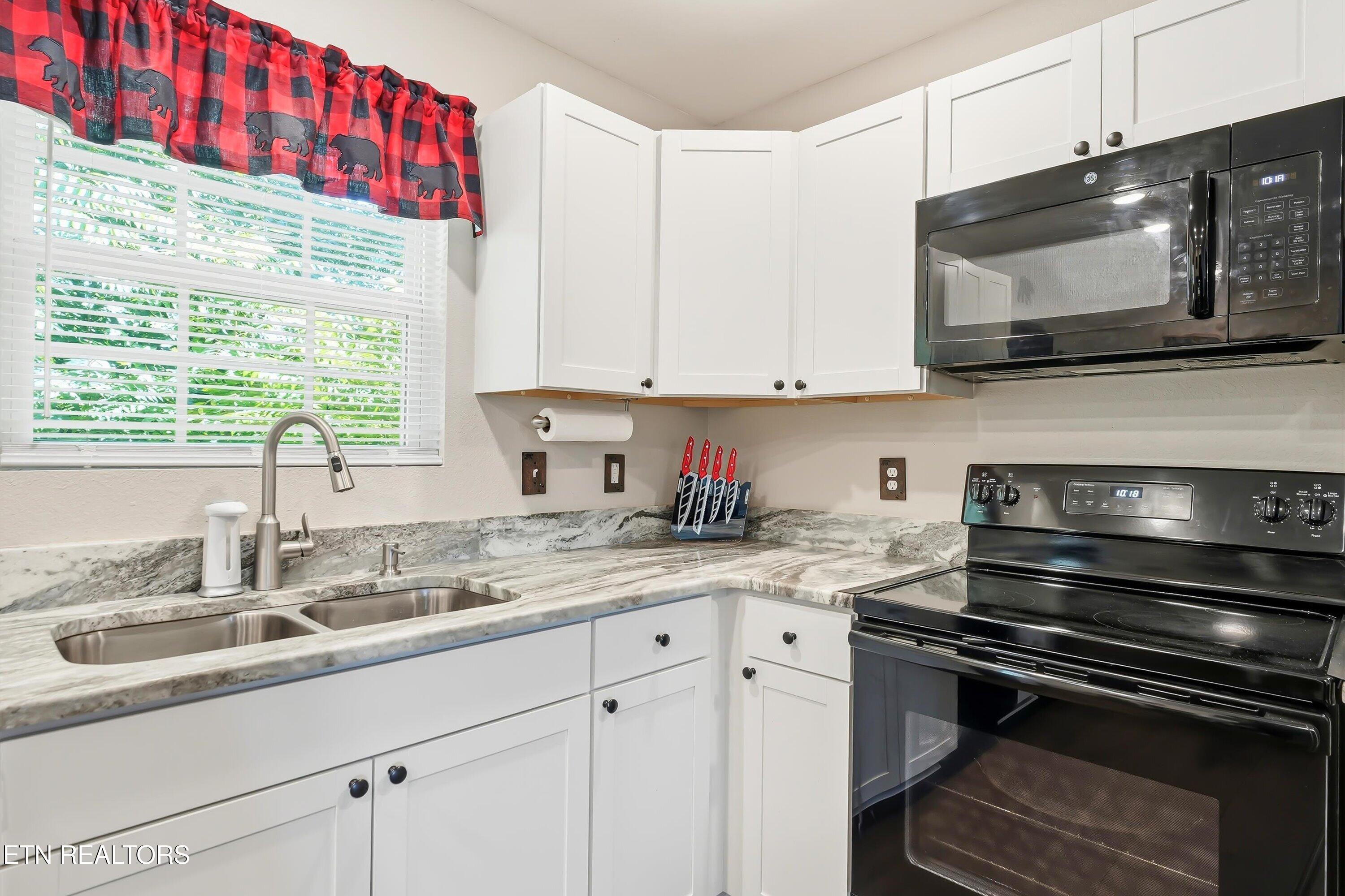 1044 Lake Smoky Road Sevierville TN 37876