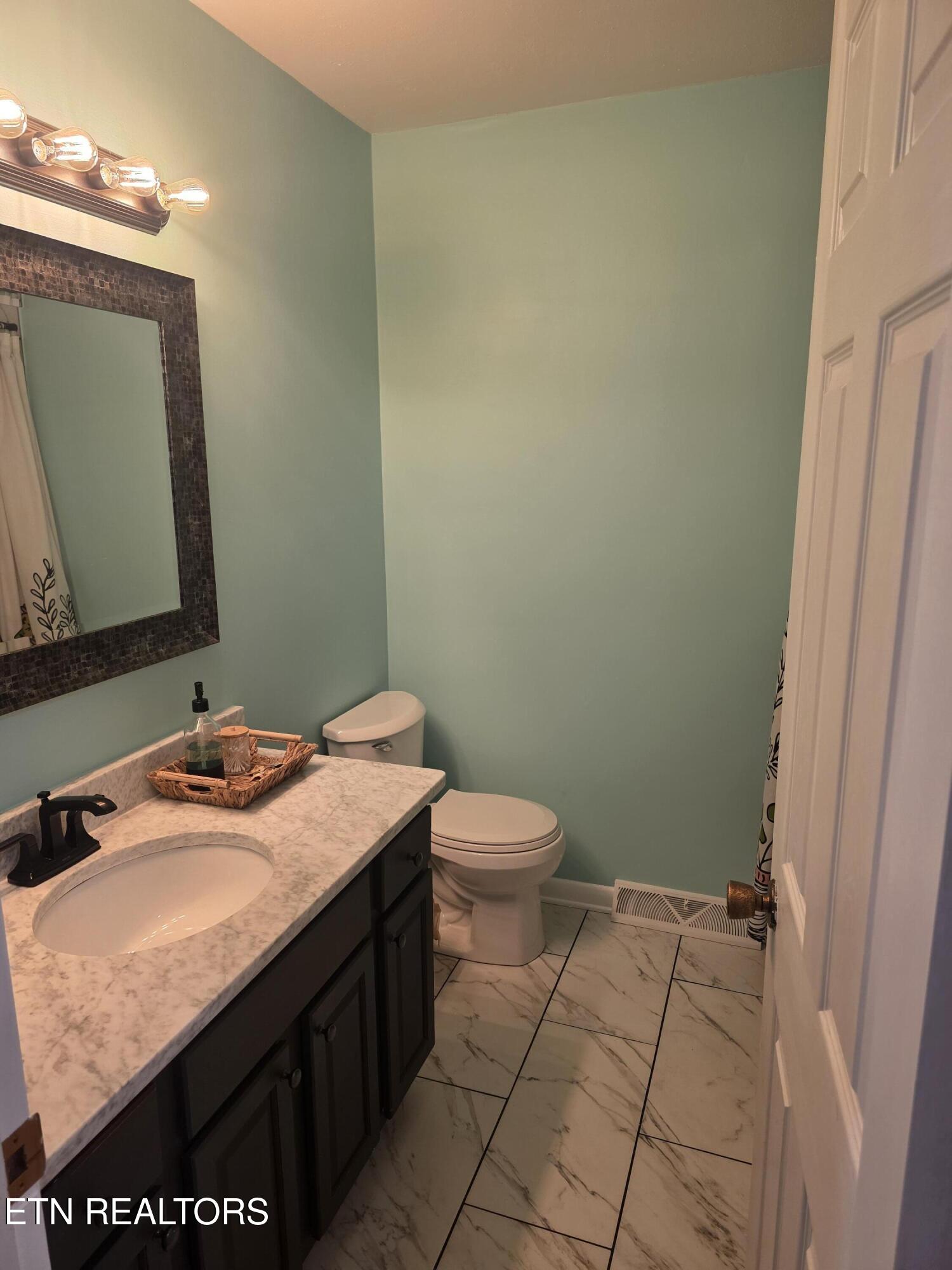 1808 E Alpine Drive Maryville TN 37804