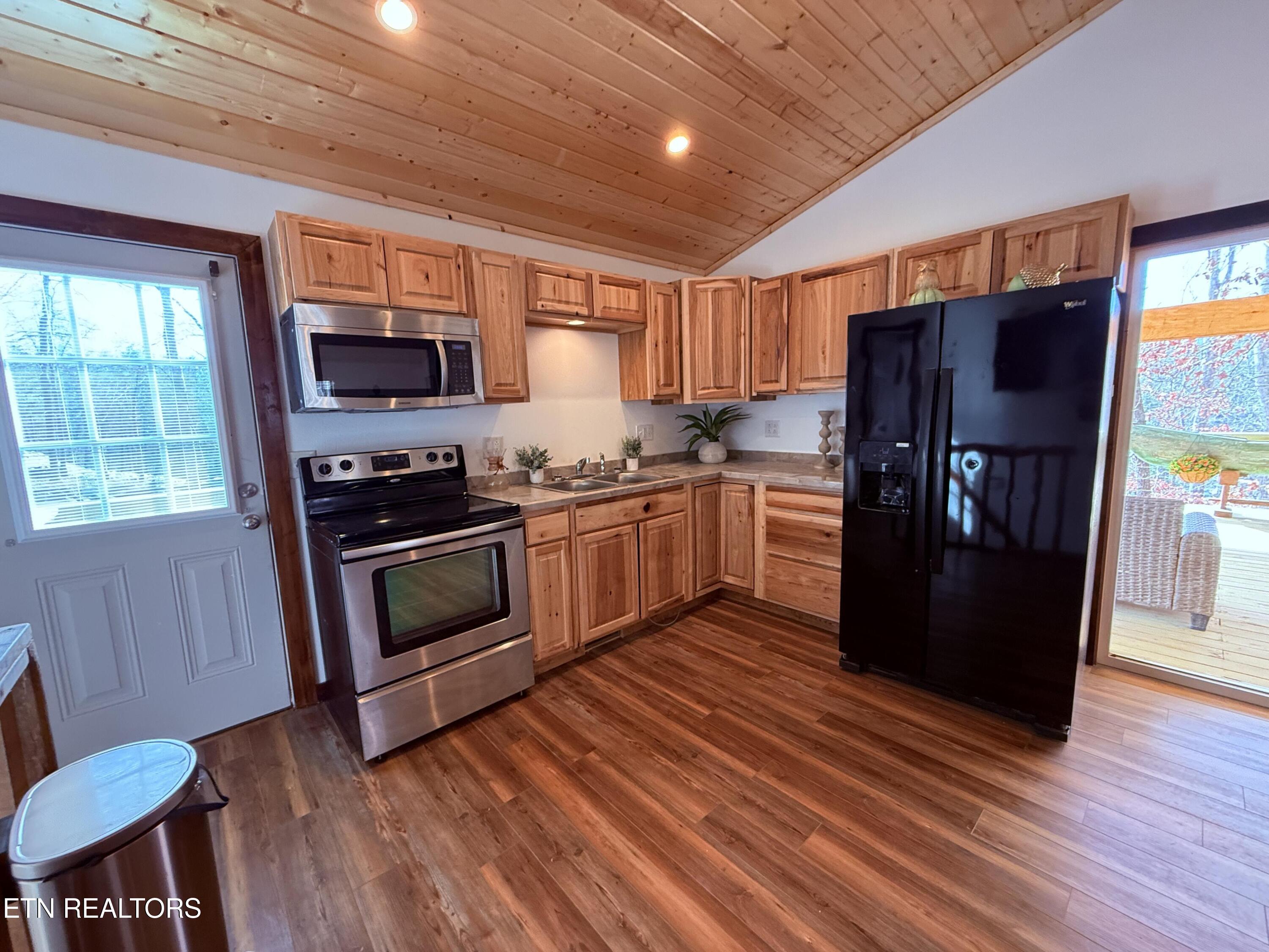 222 Big Creek Lane Lafollette TN 37766