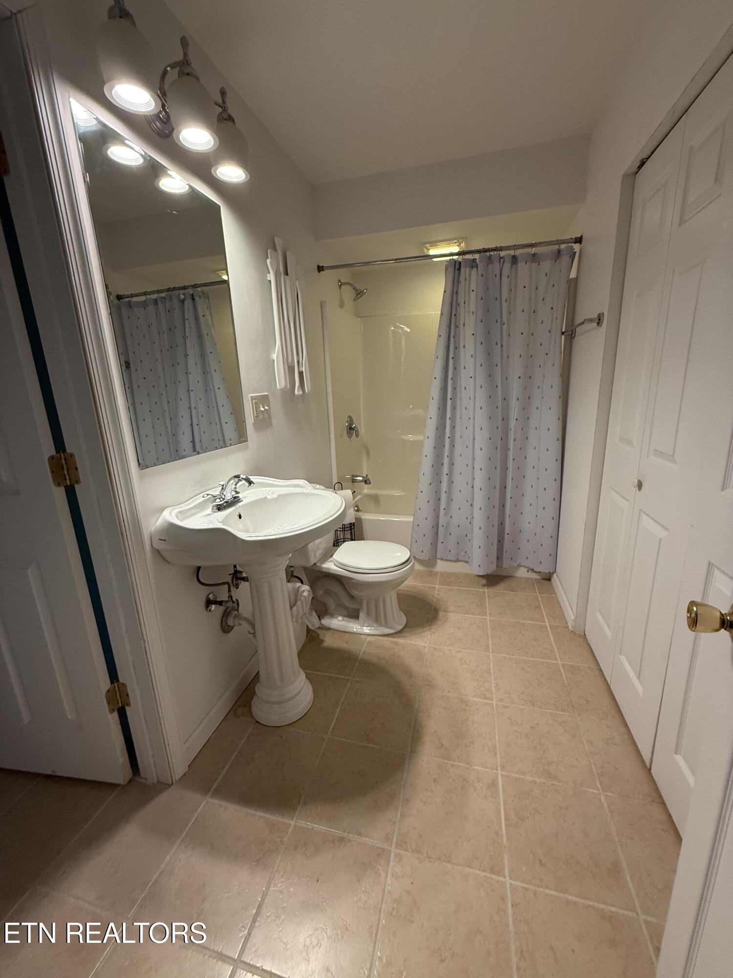 222 Big Creek Lane Lafollette TN 37766