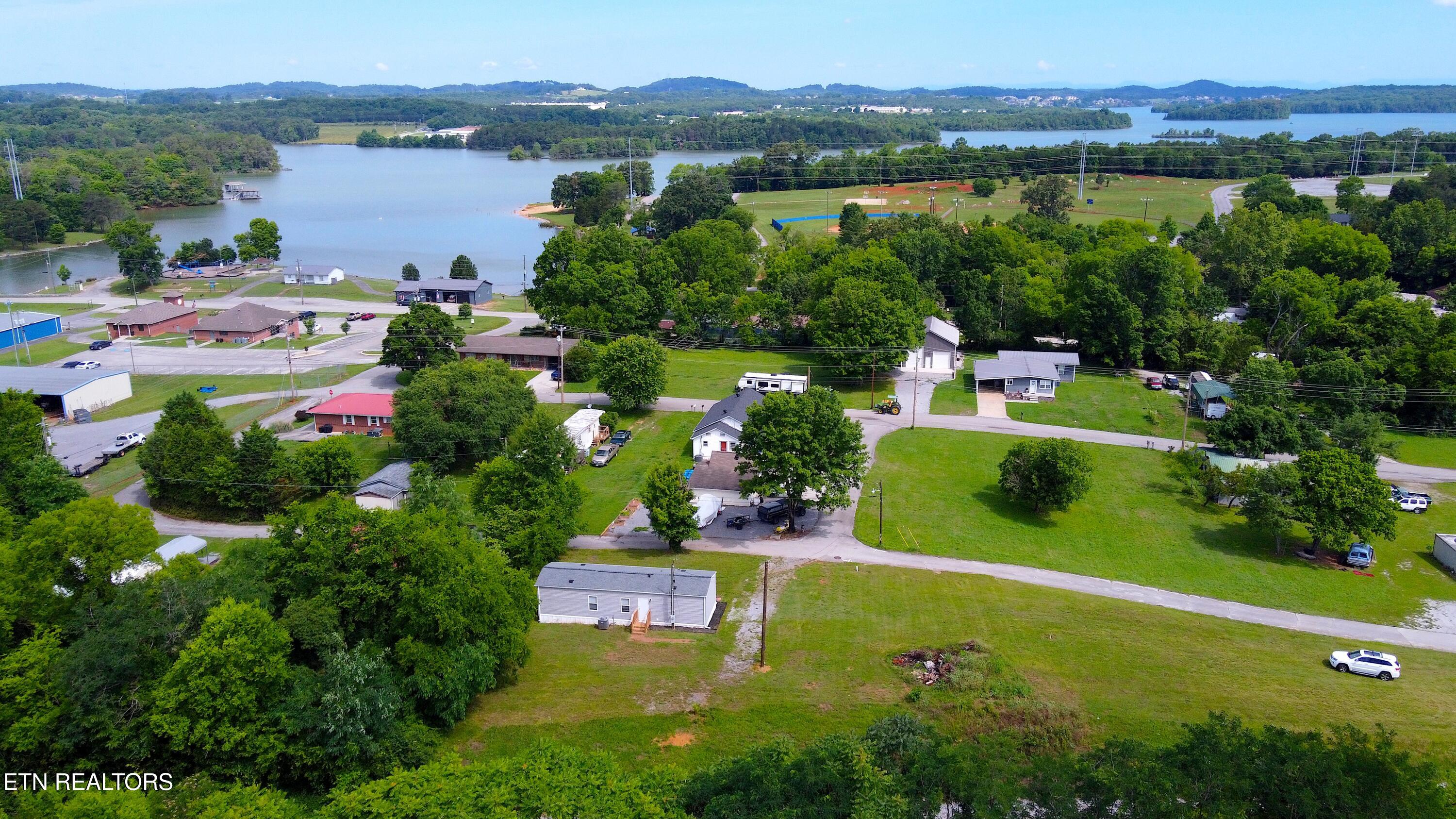 203 Pettit Street Vonore TN 37885