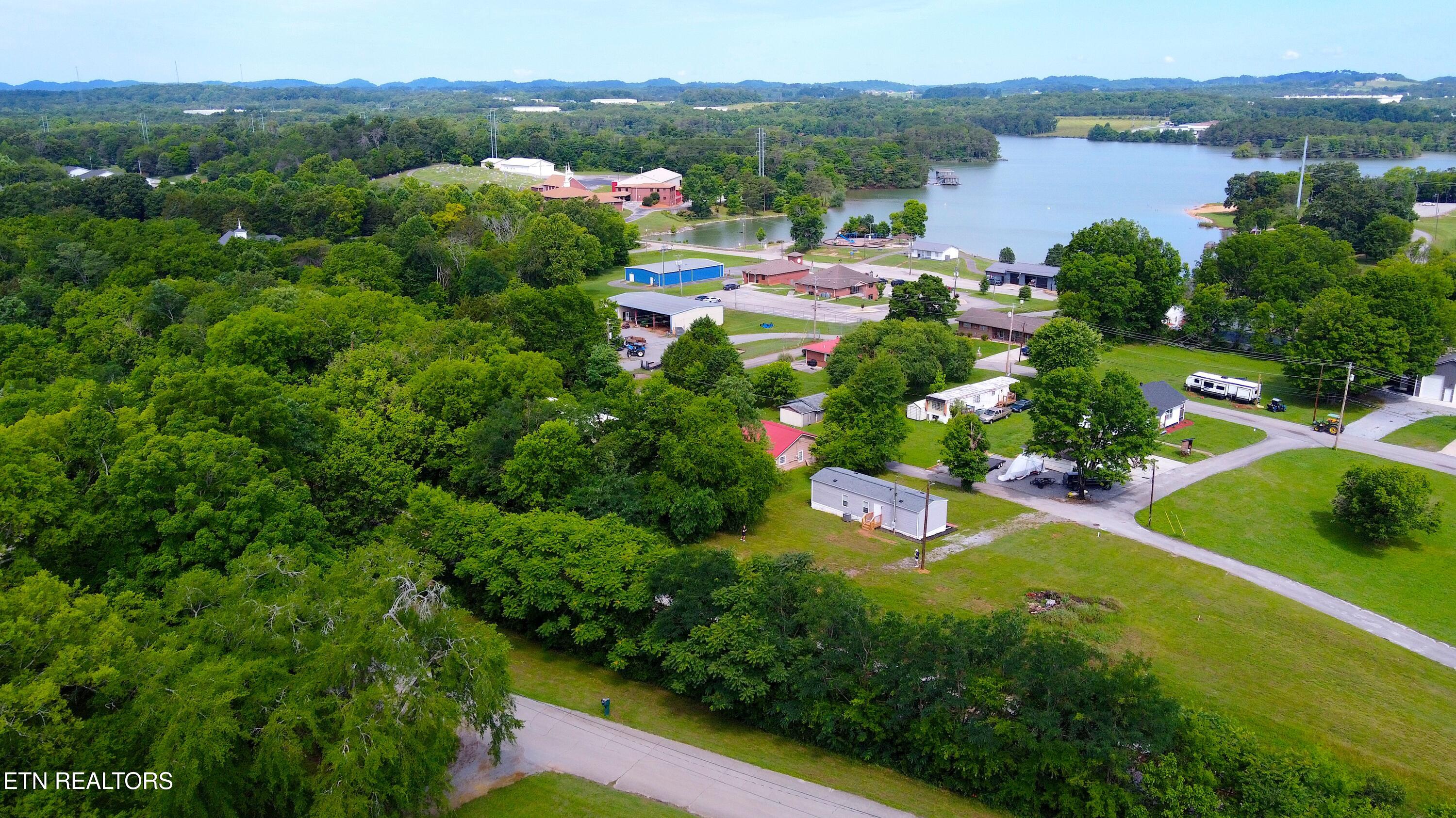 203 Pettit Street Vonore TN 37885