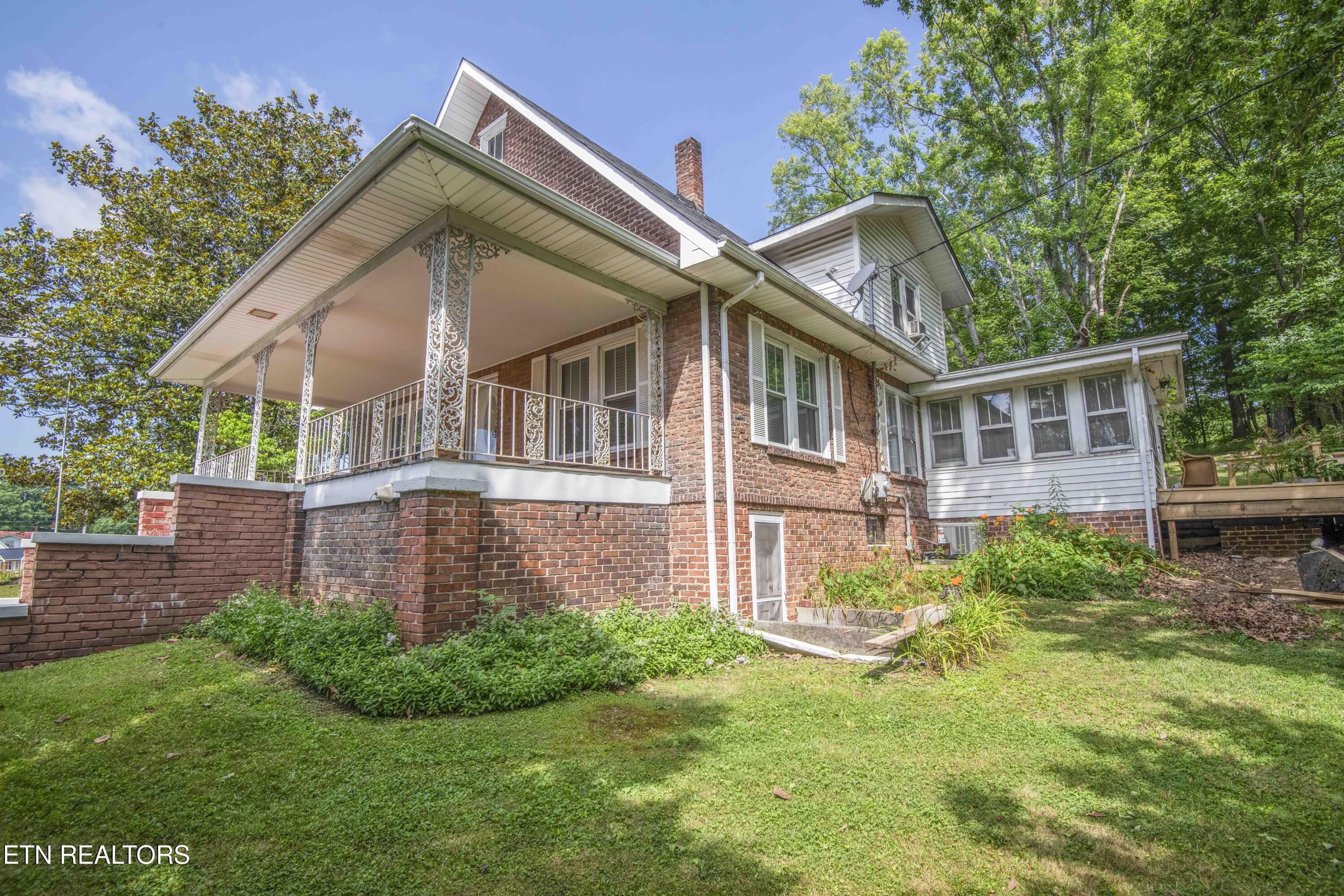 17761 Alberta Street Oneida TN 37841