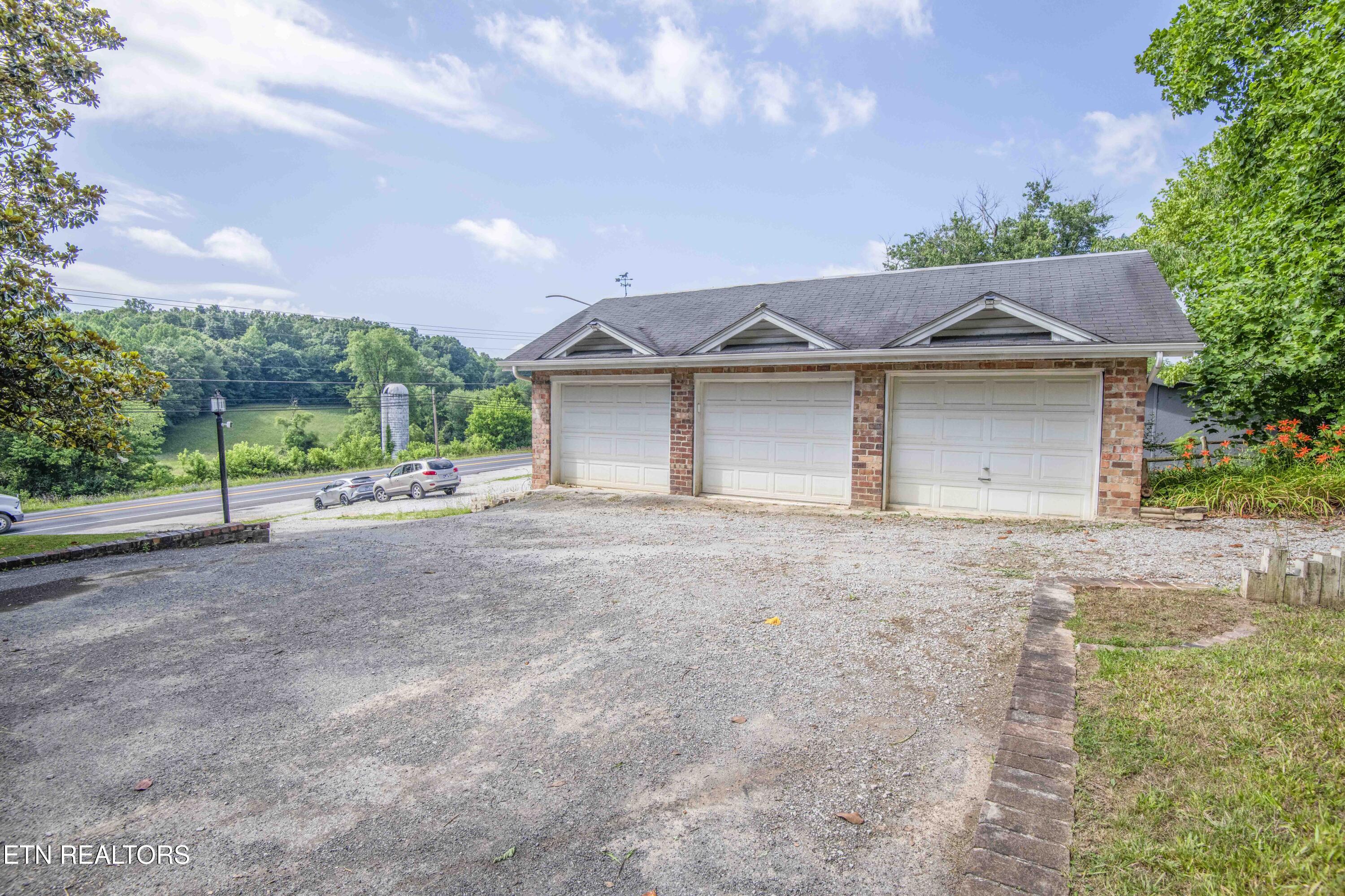 17761 Alberta Street Oneida TN 37841