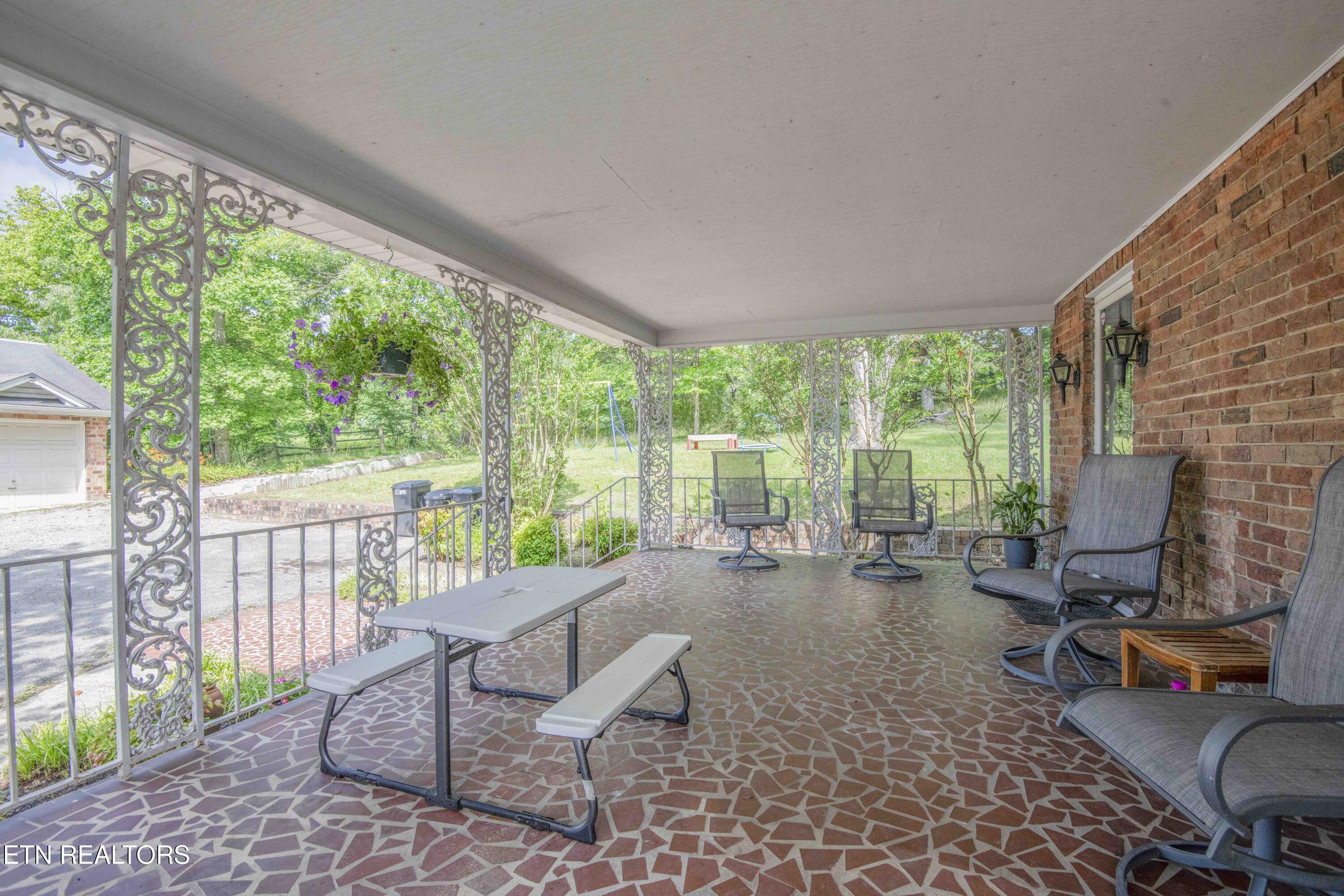 17761 Alberta Street Oneida TN 37841