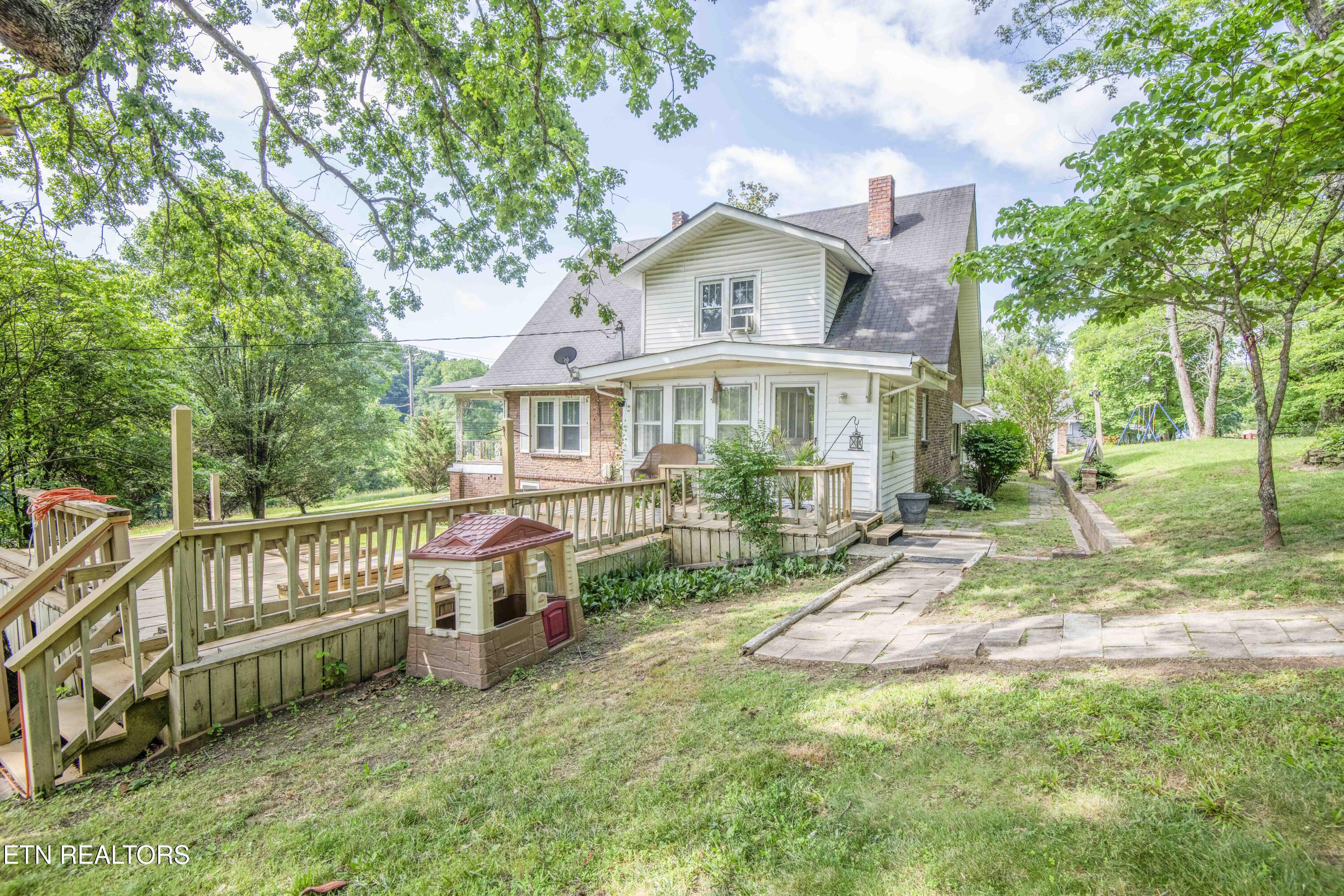17761 Alberta Street Oneida TN 37841