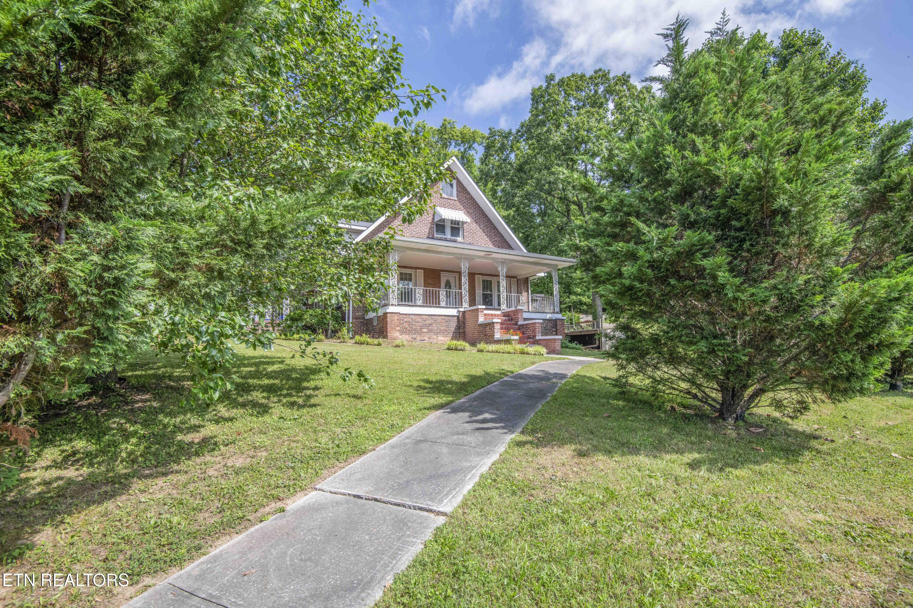 17761 Alberta Street Oneida TN 37841