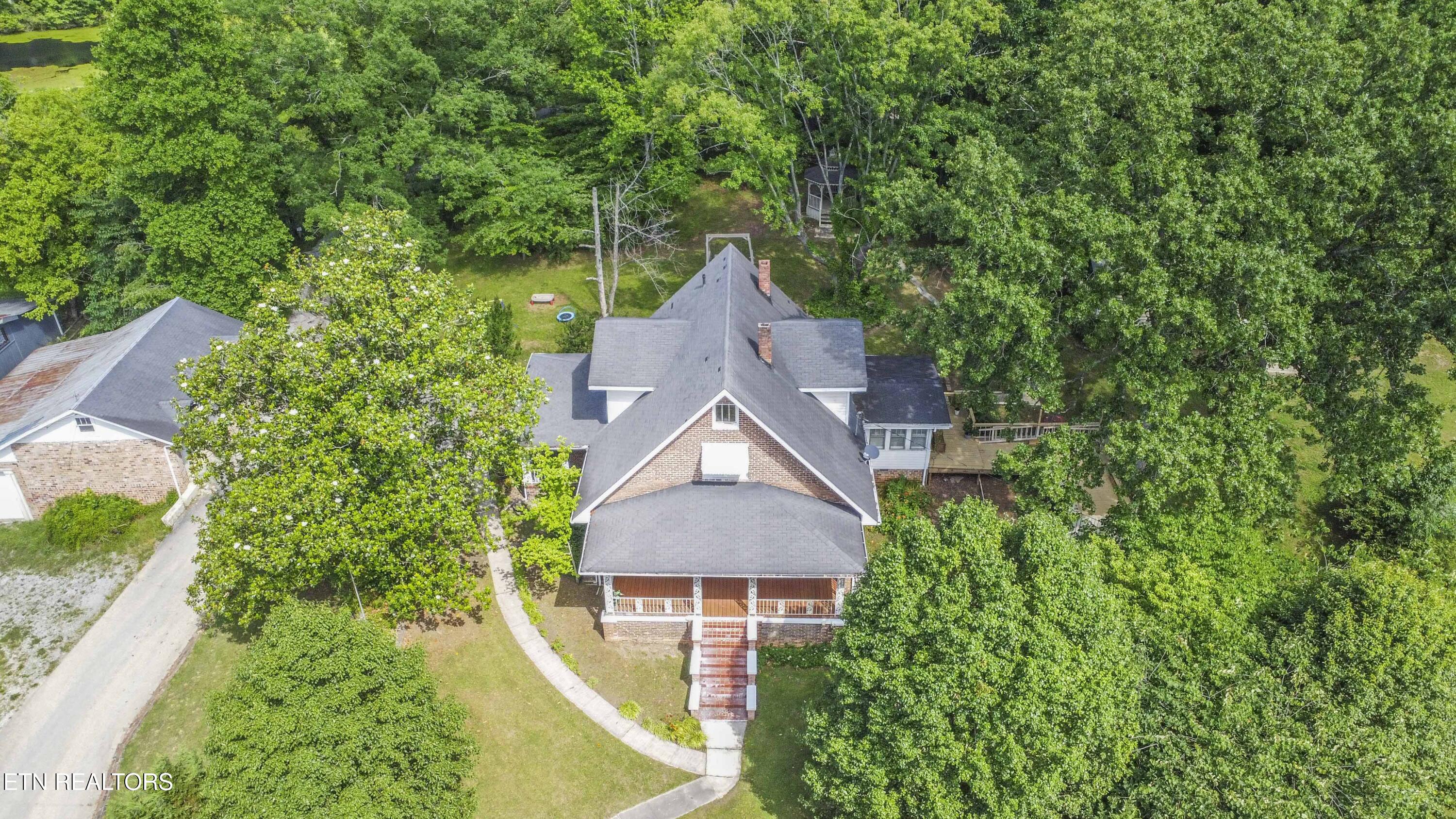 17761 Alberta Street Oneida TN 37841