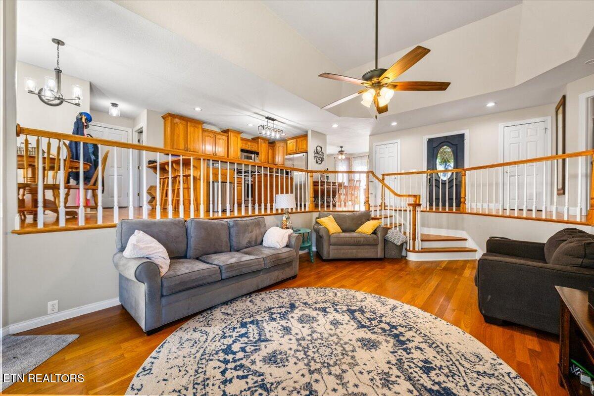 685 Ivey Street Jellico TN 37762
