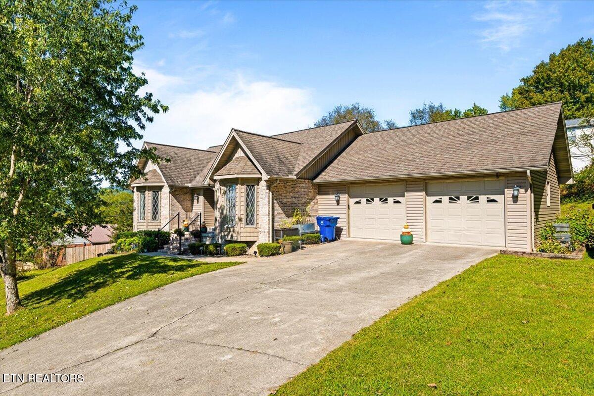685 Ivey Street Jellico TN 37762