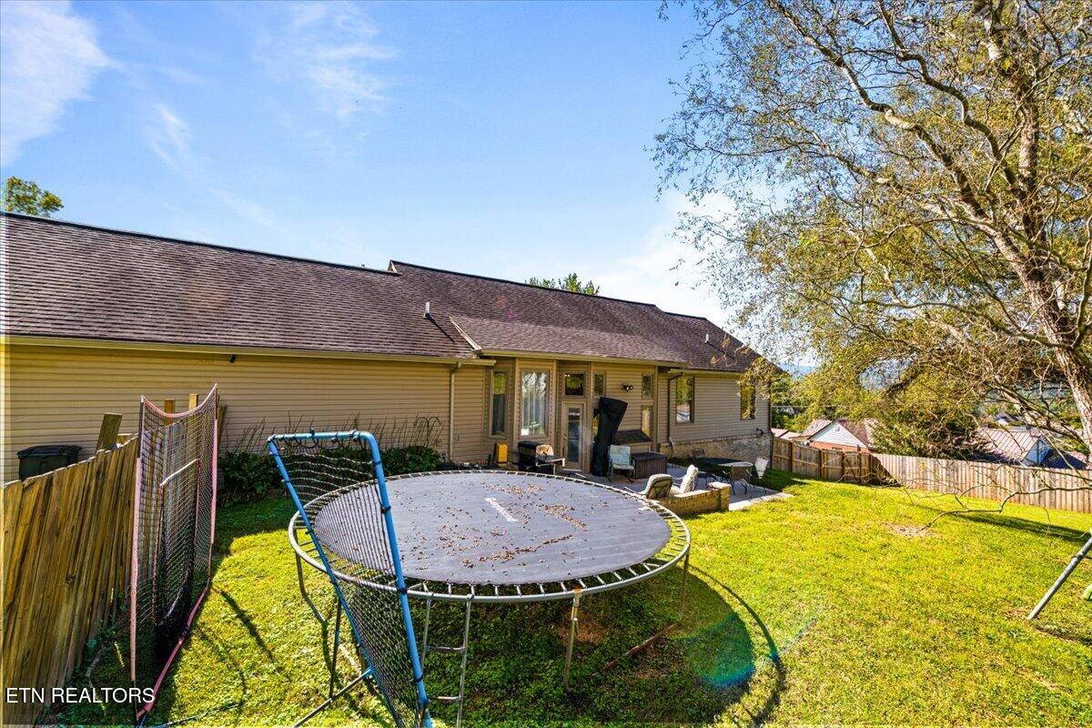 685 Ivey Street Jellico TN 37762