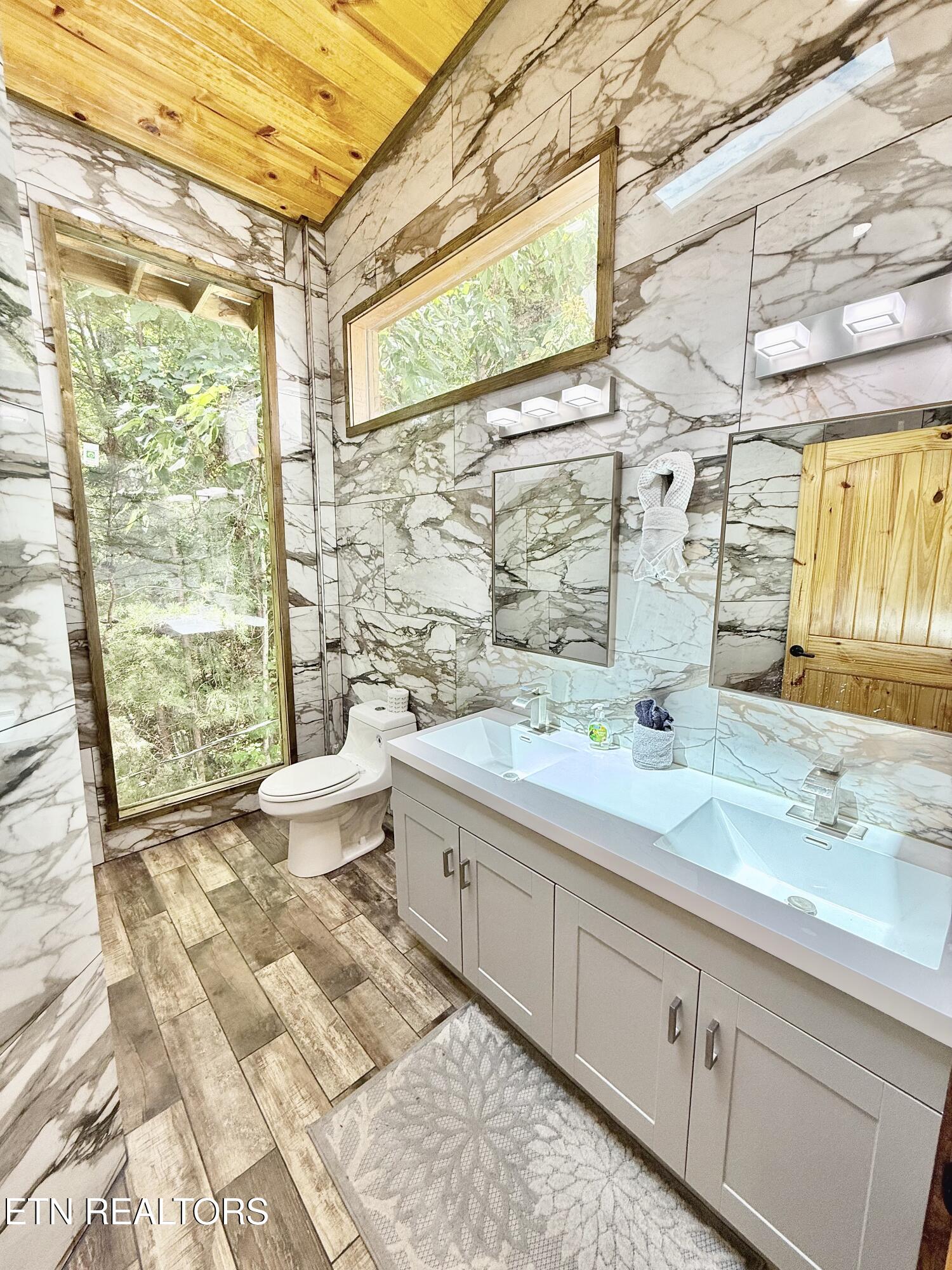 2715 Overholt Trail Pigeon Forge TN 37862