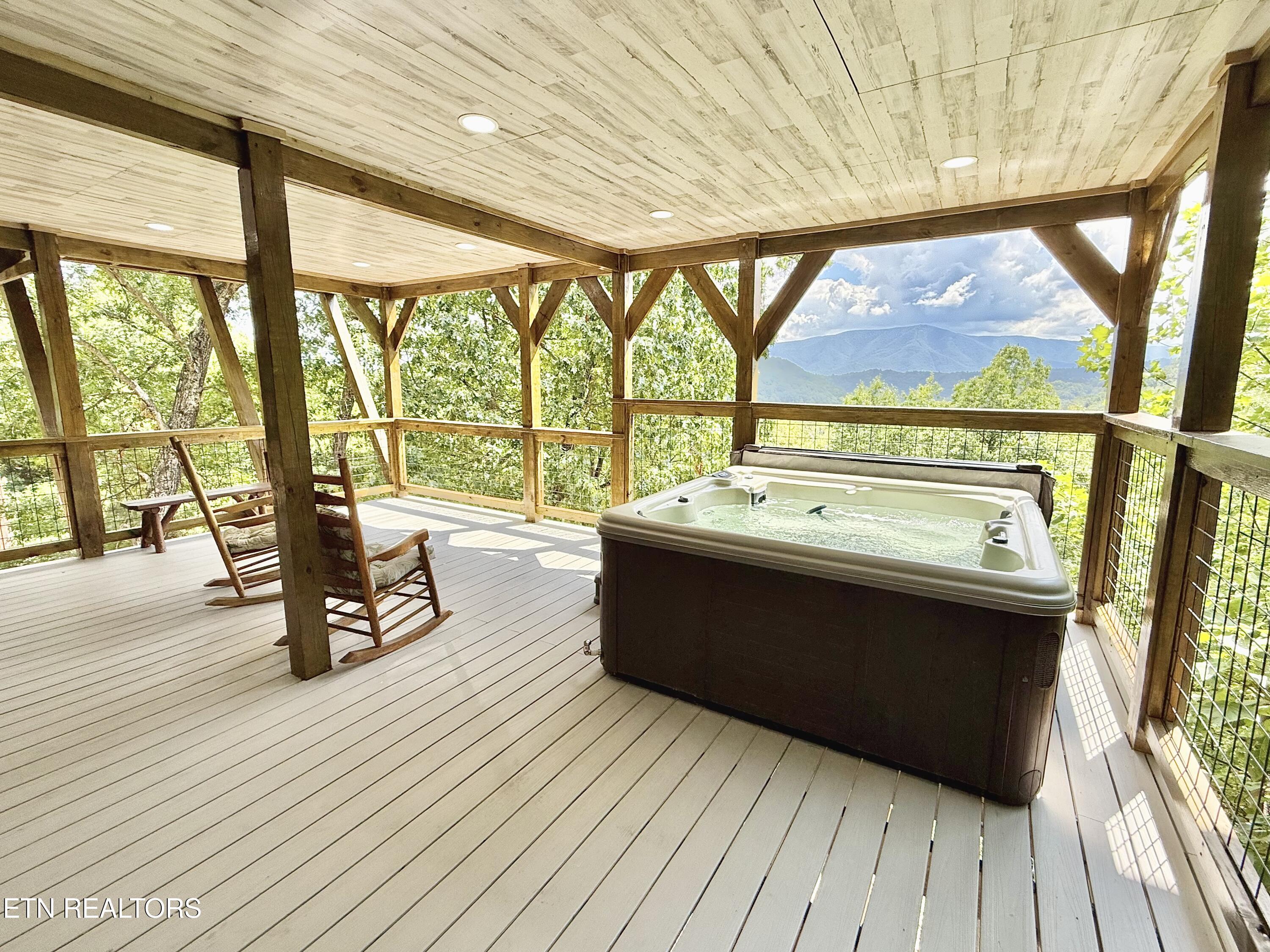 2715 Overholt Trail Pigeon Forge TN 37862