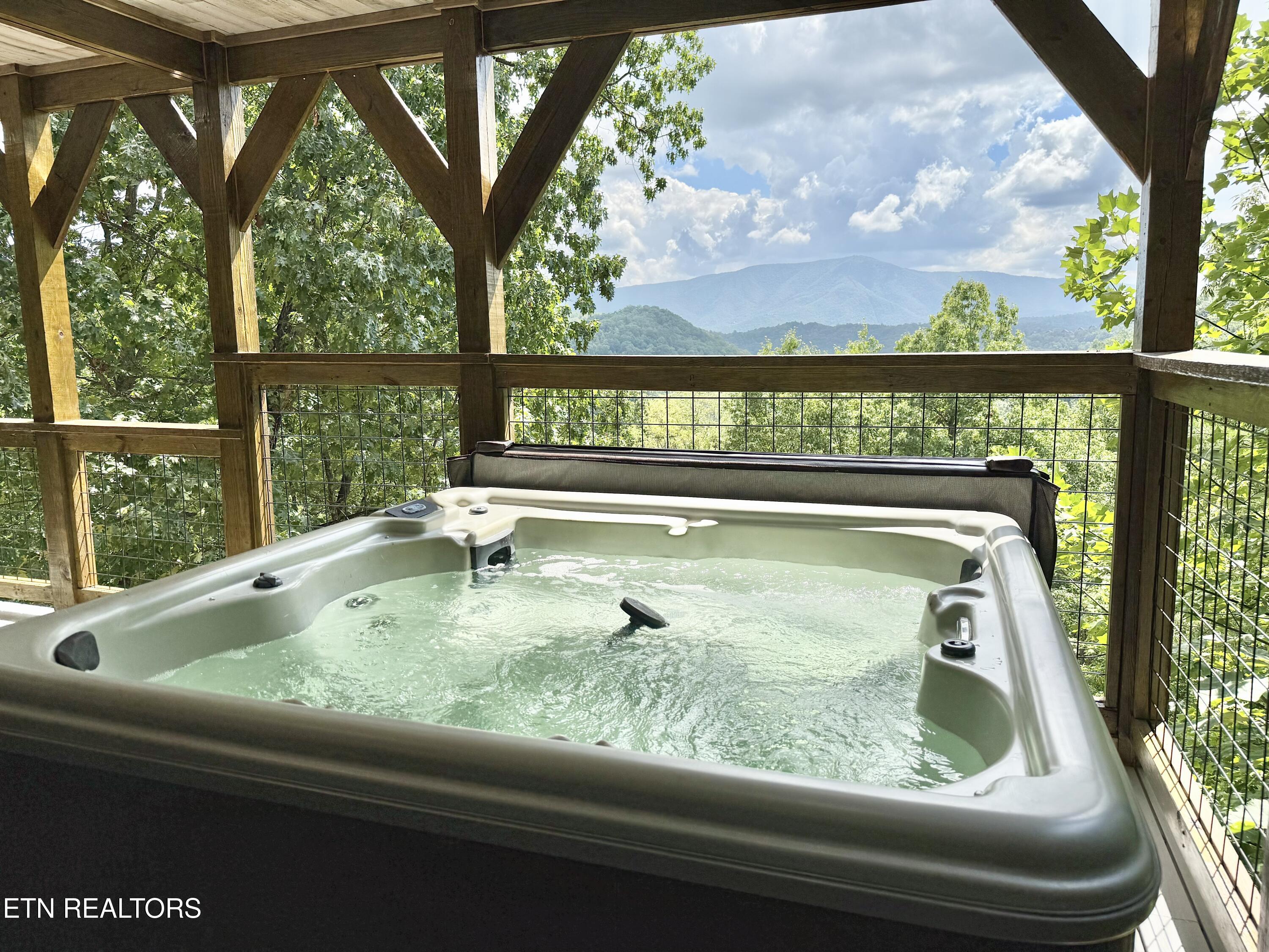 2715 Overholt Trail Pigeon Forge TN 37862