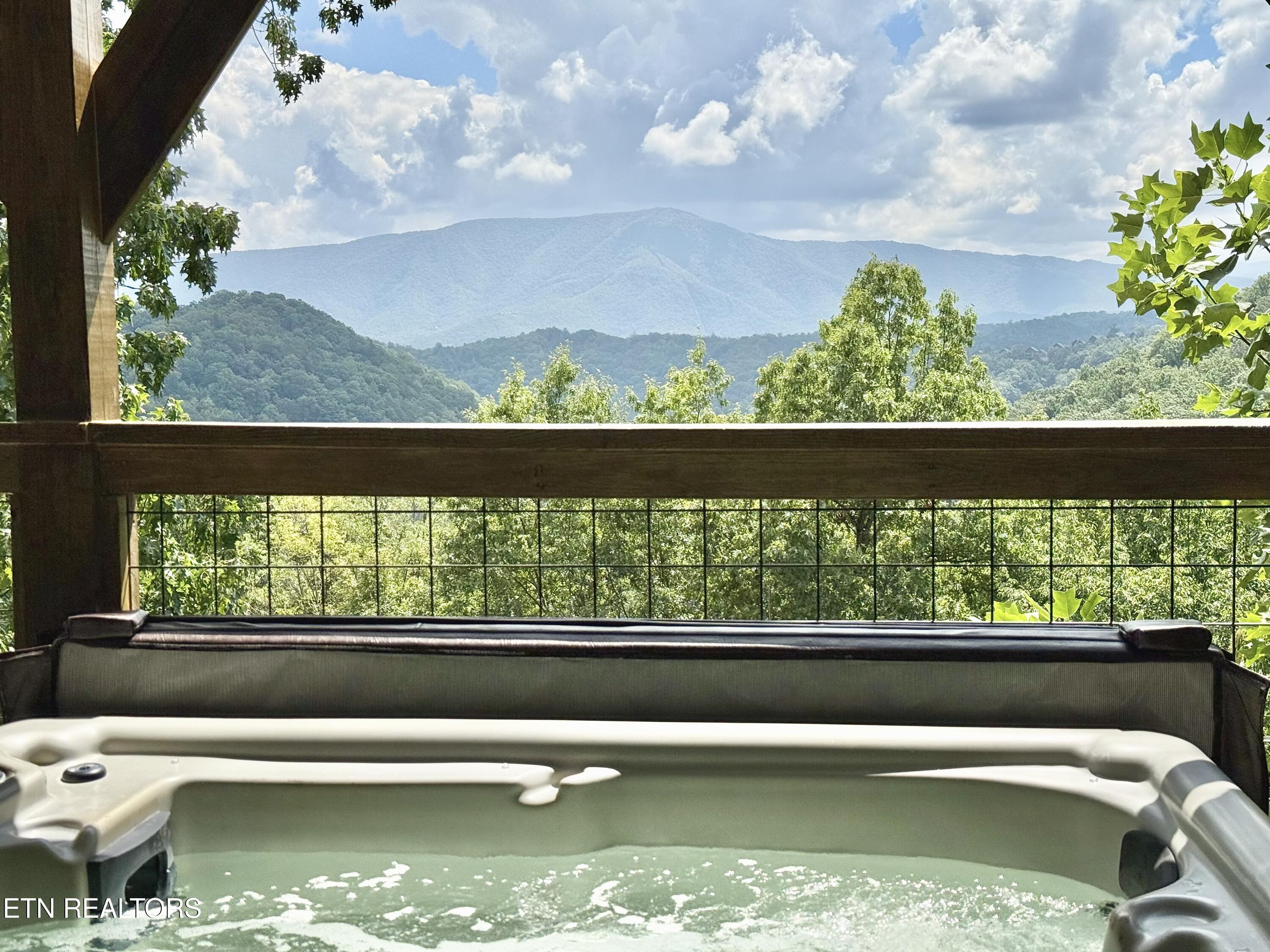 2715 Overholt Trail Pigeon Forge TN 37862