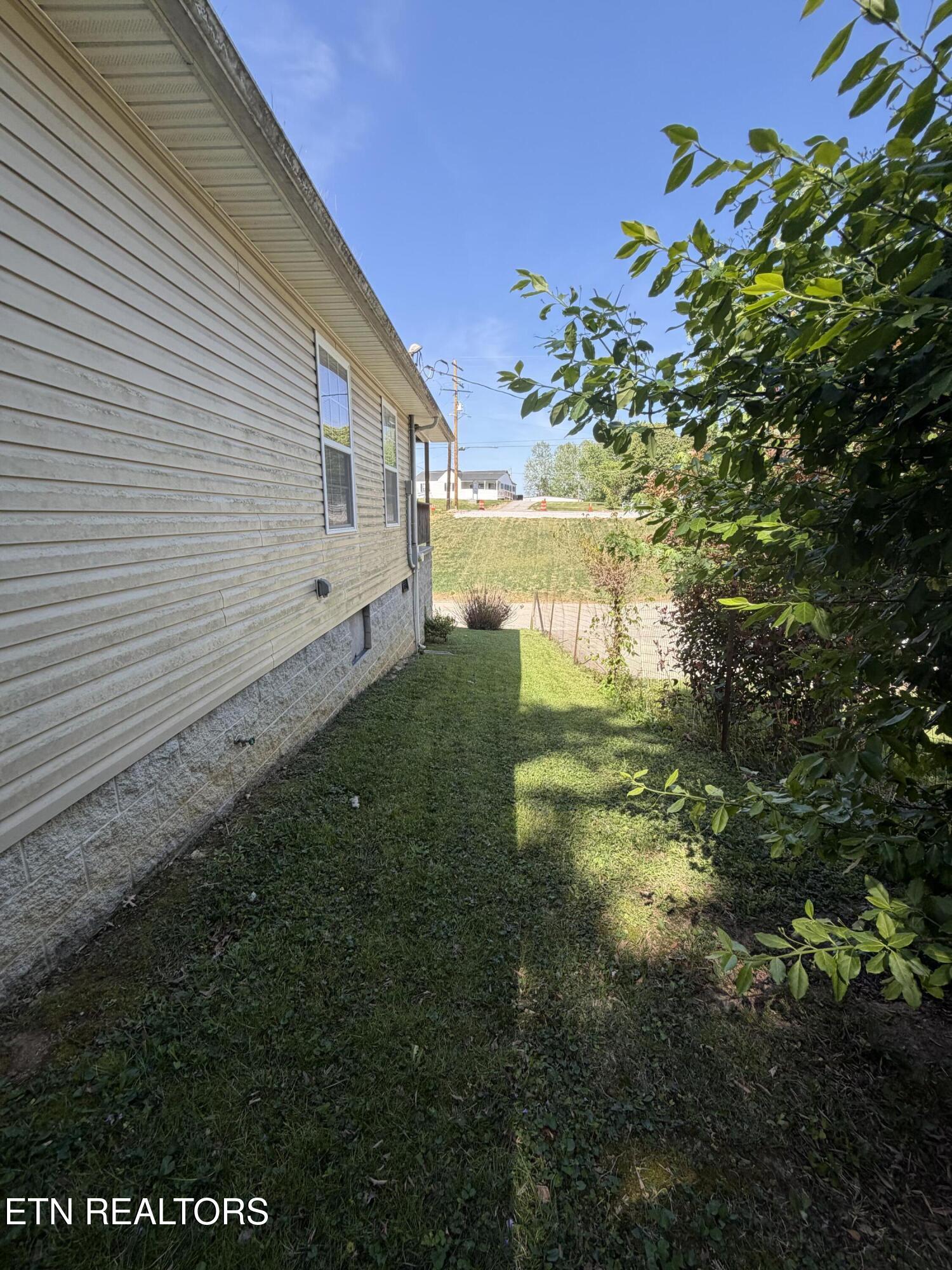 216 N Cross Street Oneida TN 37841