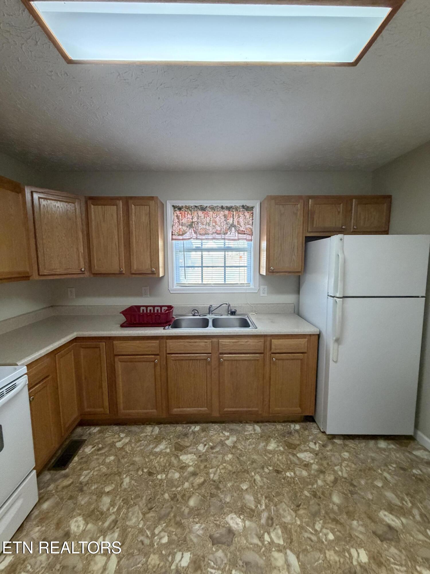 216 N Cross Street Oneida TN 37841