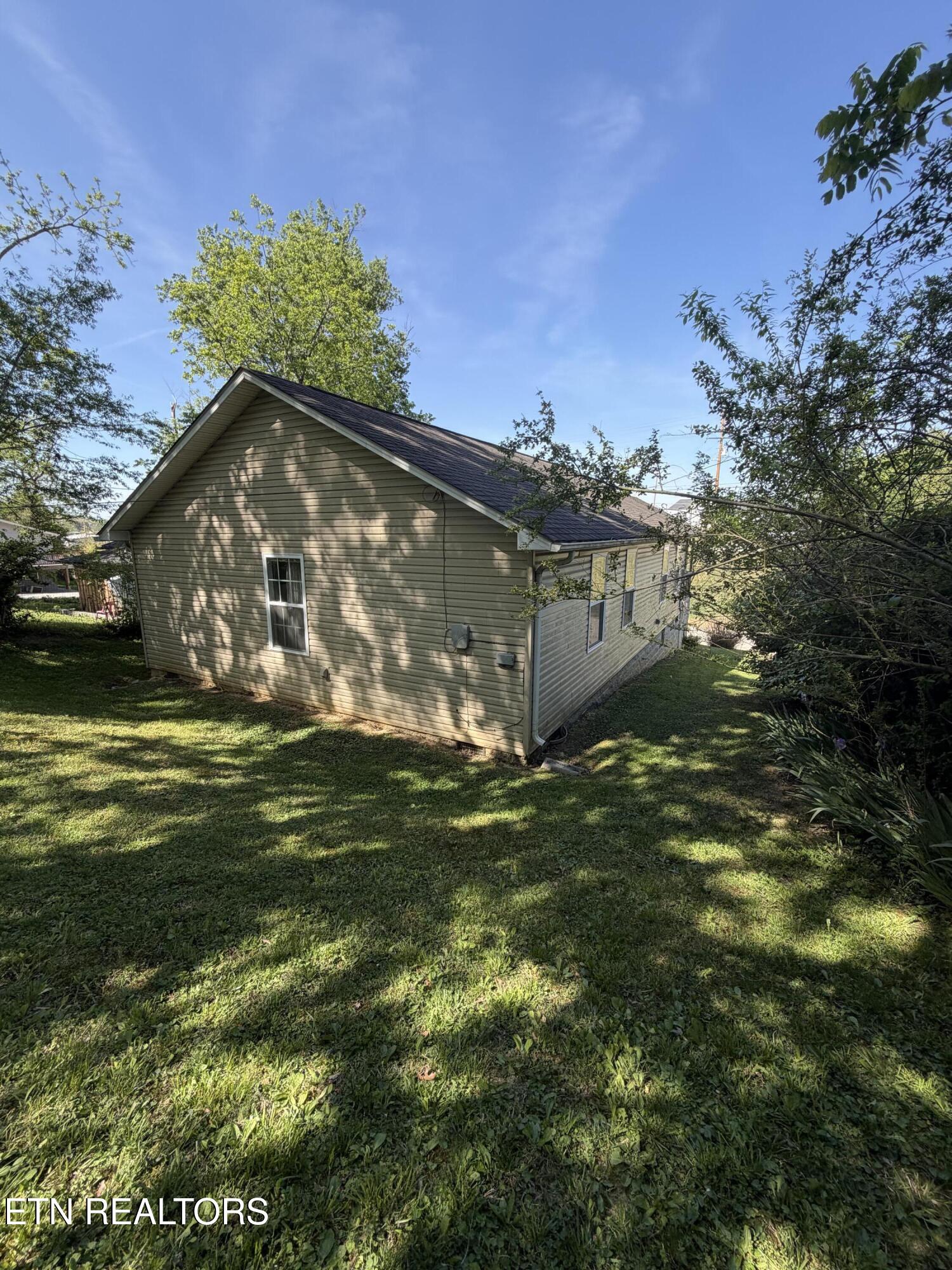 216 N Cross Street Oneida TN 37841
