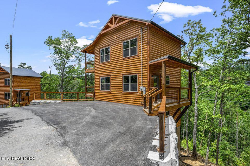 1864 Blue Tick Way Sevierville TN 37876