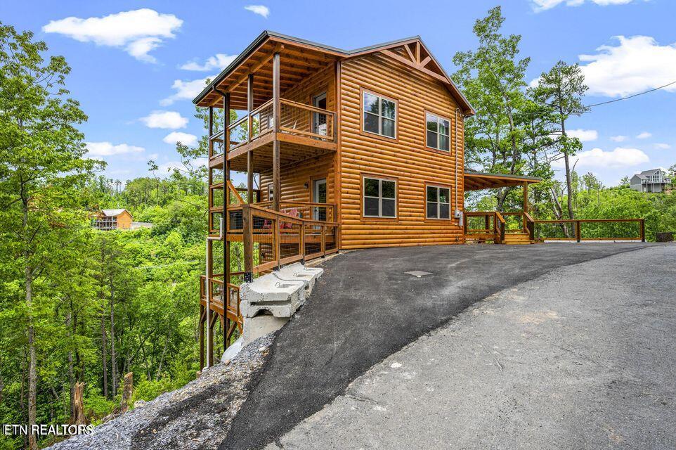 1864 Blue Tick Way Sevierville TN 37876
