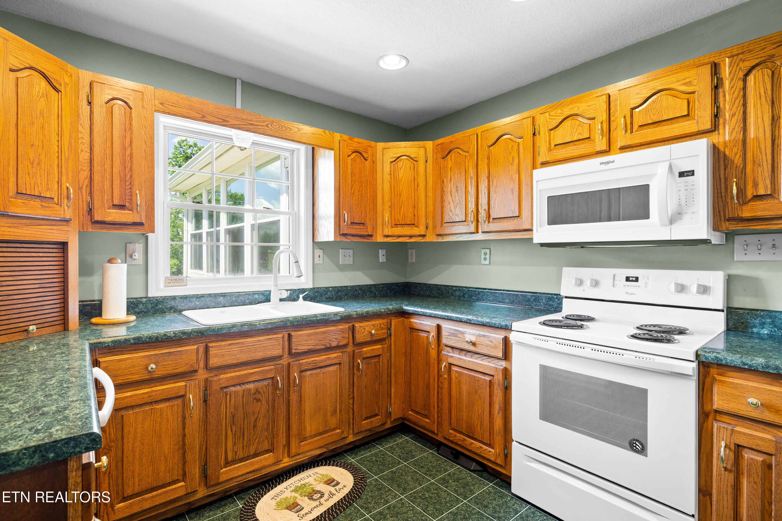178 Scenic Hill Lane Lenoir City TN 37771